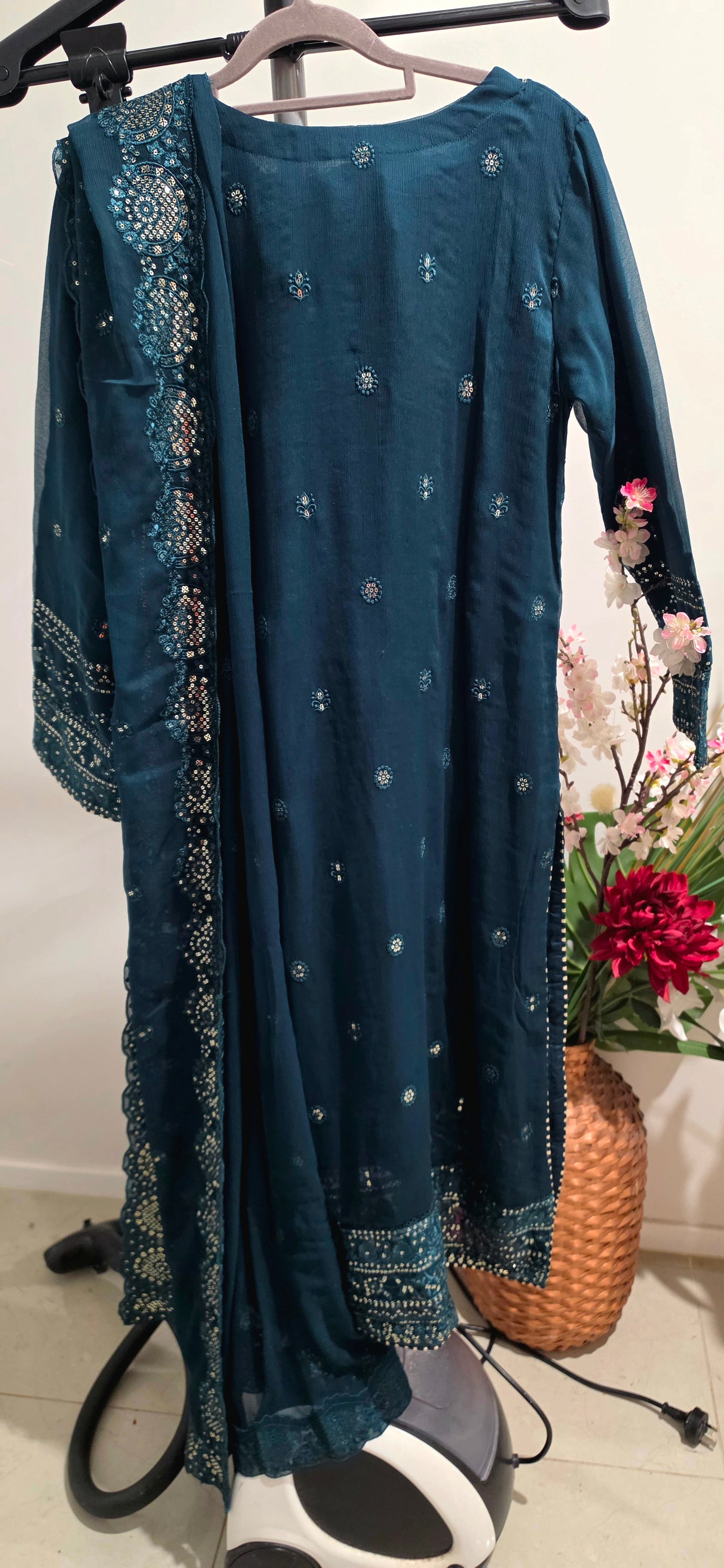 Pakistani/Indian traditional women clothng