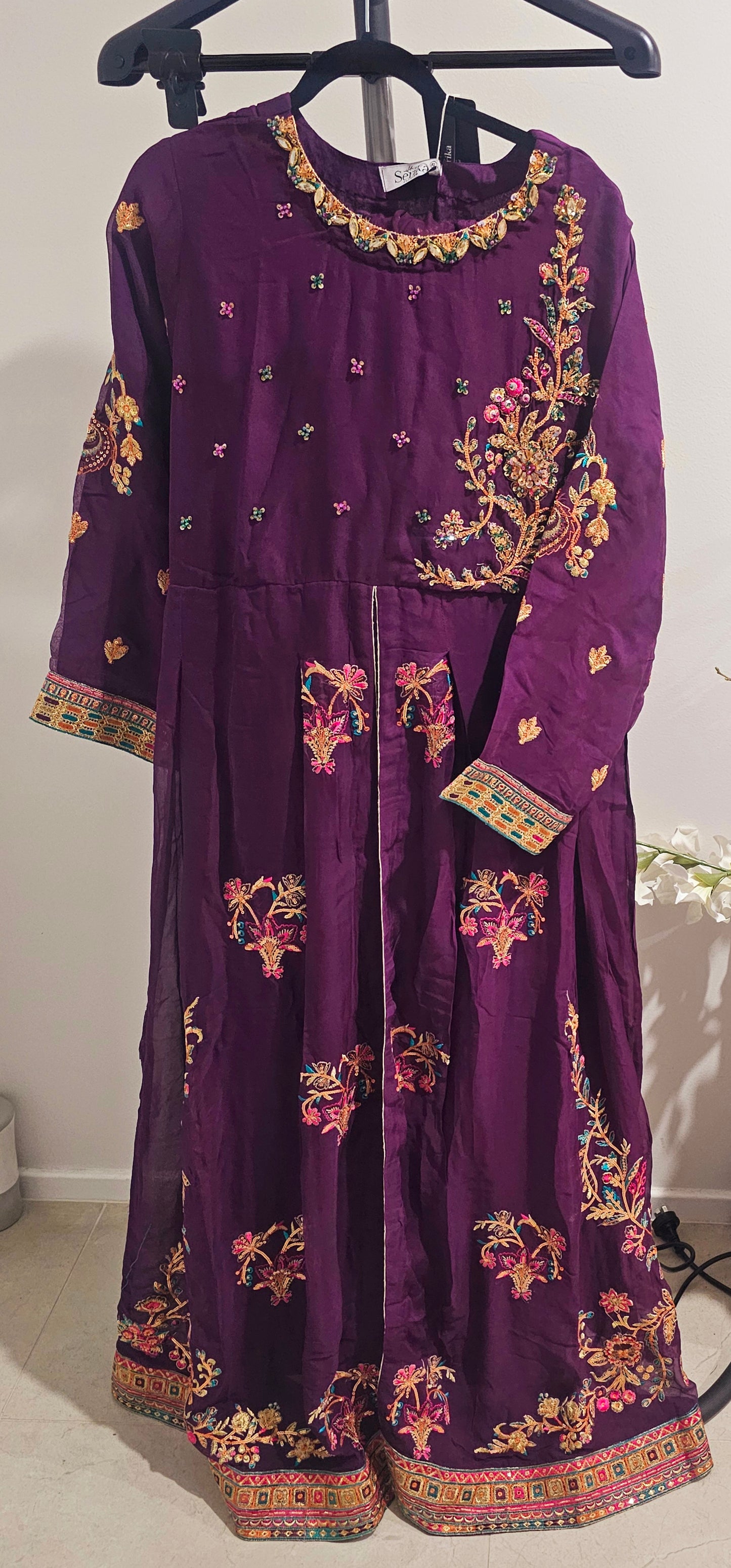 Pakistani/Indian traditional women clothing