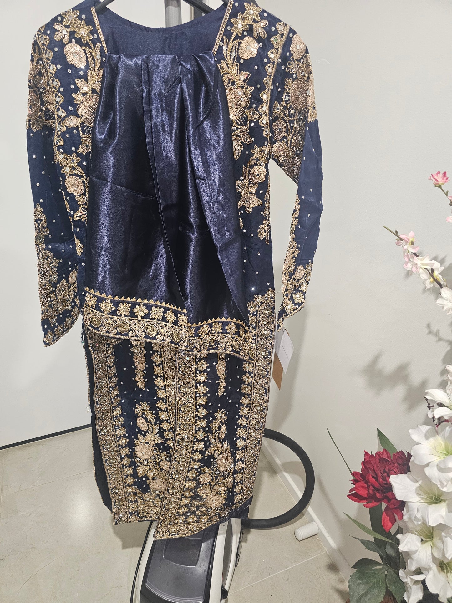 Pakistani/Indian traditional women clothing
