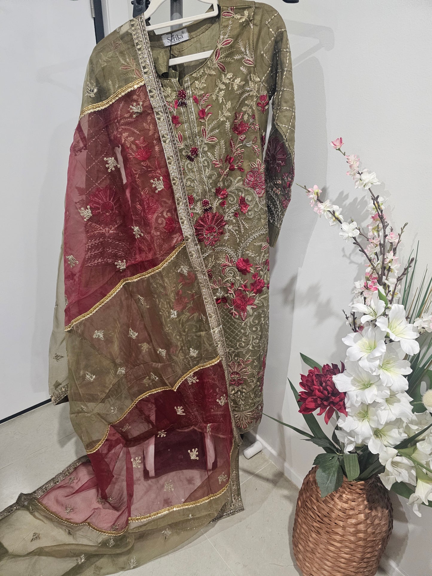 Pakistani/Indian traditional women clothing