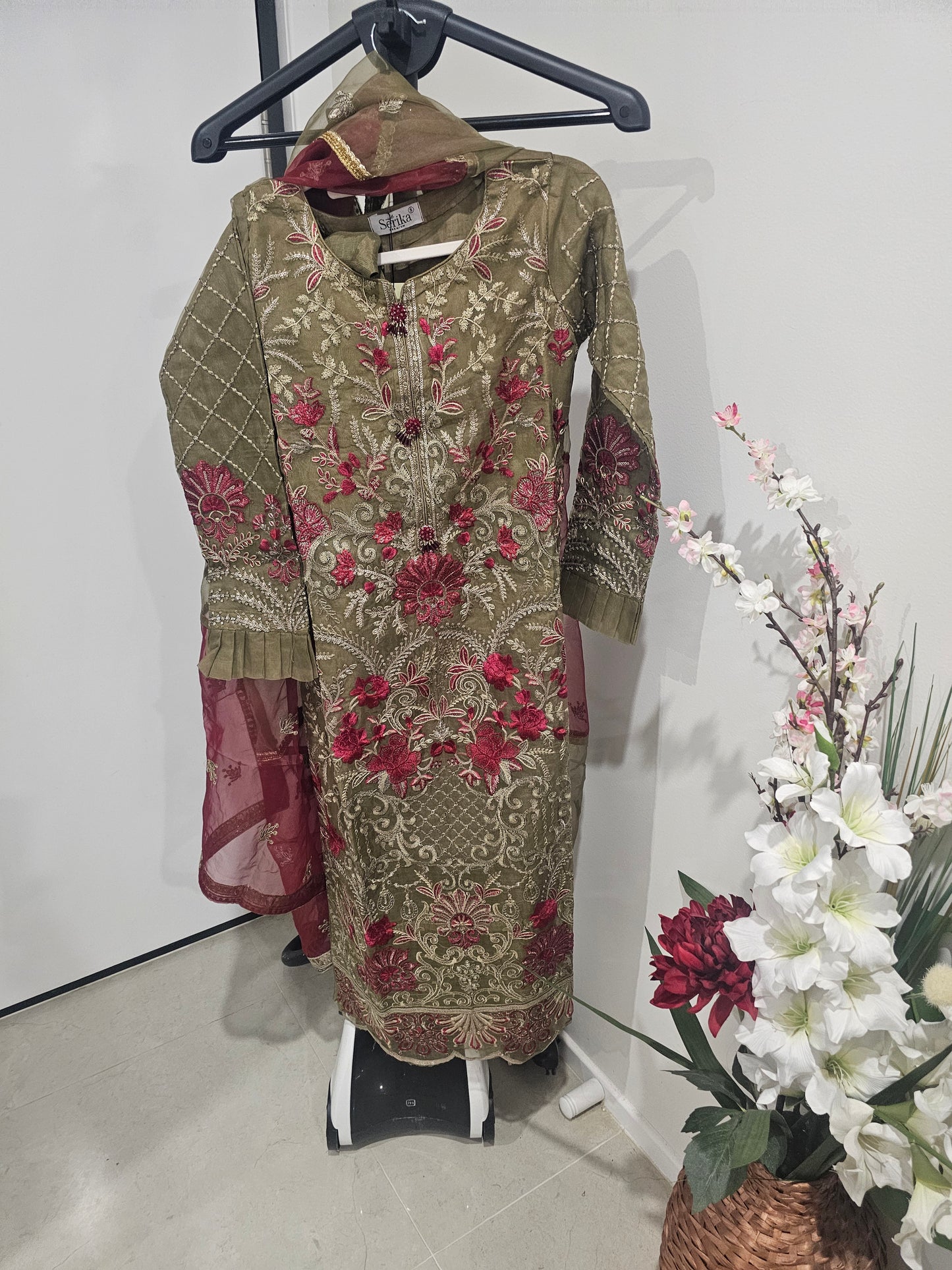 Pakistani/Indian traditional women clothing