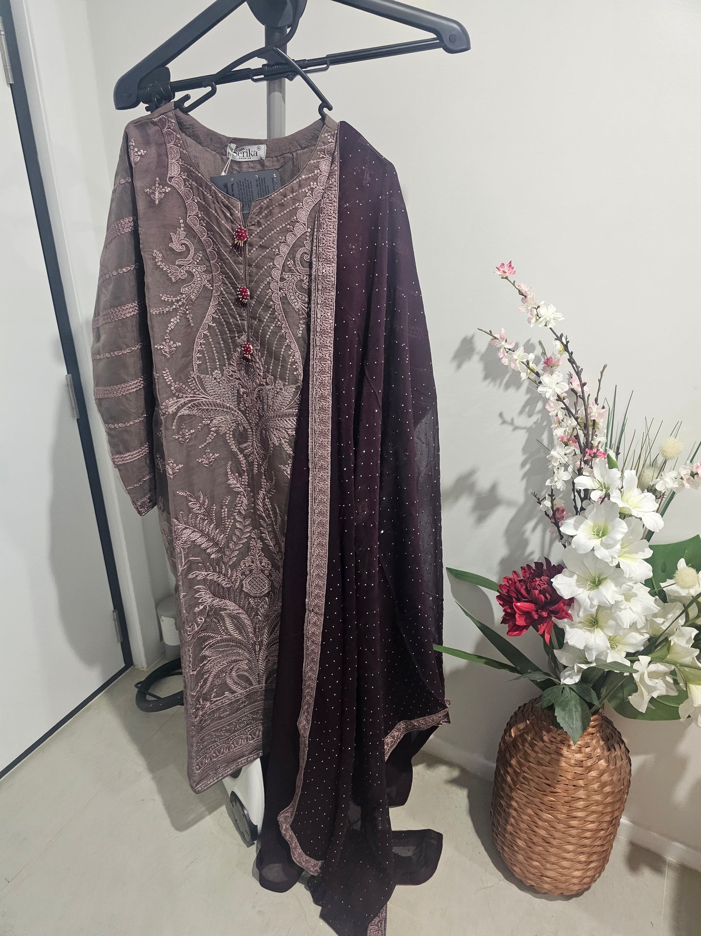 Pakistani/Indian traditional women clothing