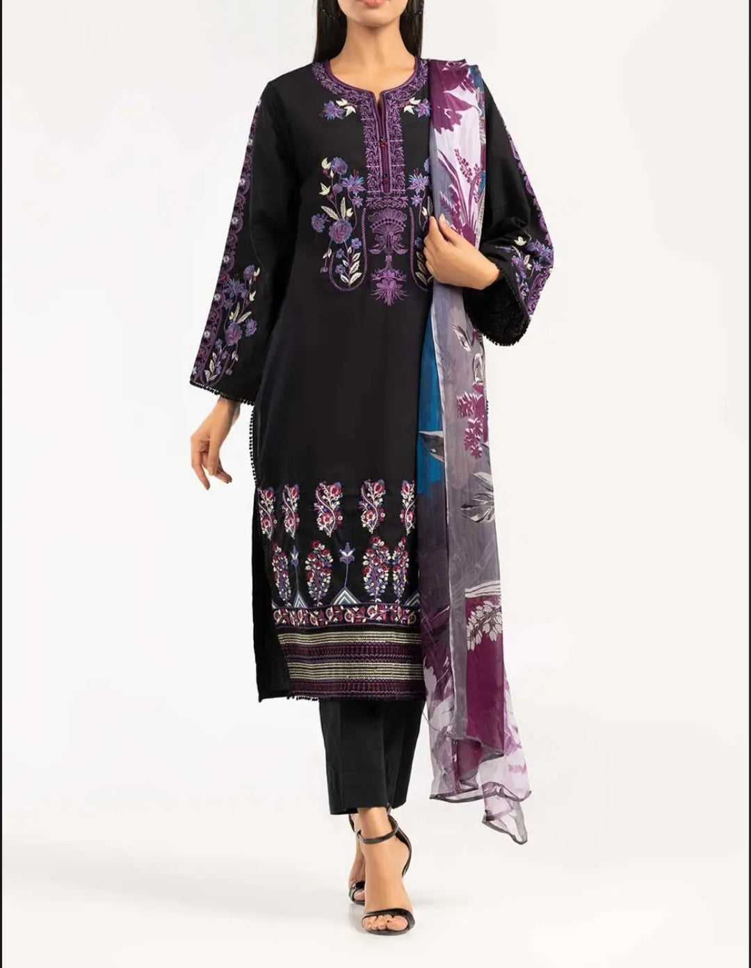 Pakistani/Indian traditional women clothing