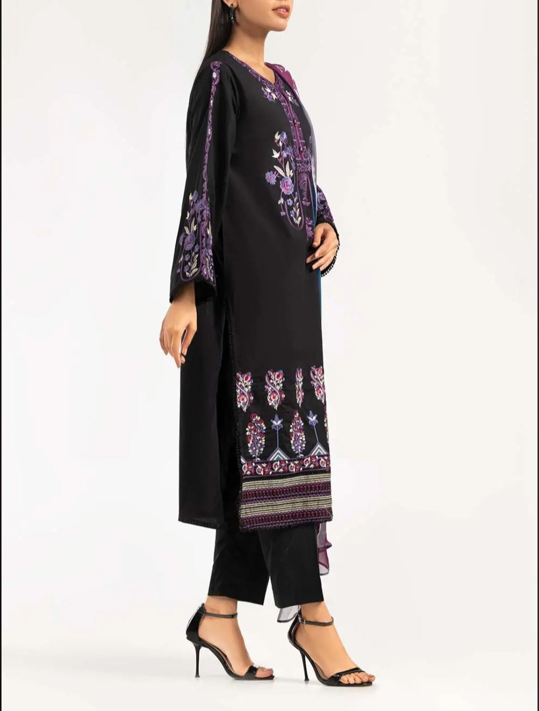 Pakistani/Indian traditional women clothing