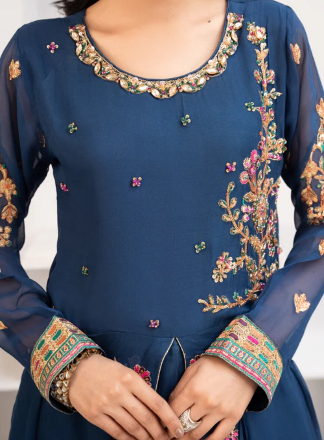 Pakistani/Indian traditional women clothing