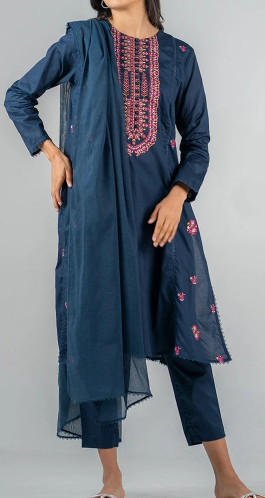 Pakistani traditional embroidery suit