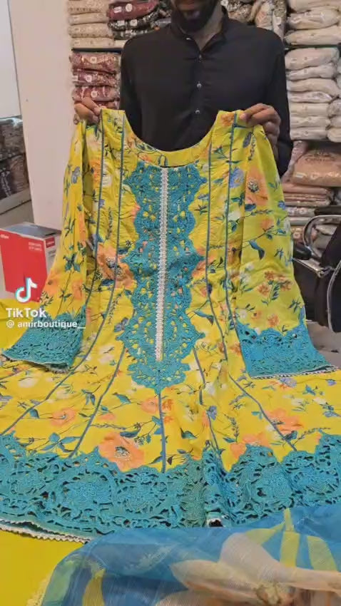 Pakistani/Indian traditional women clothng
