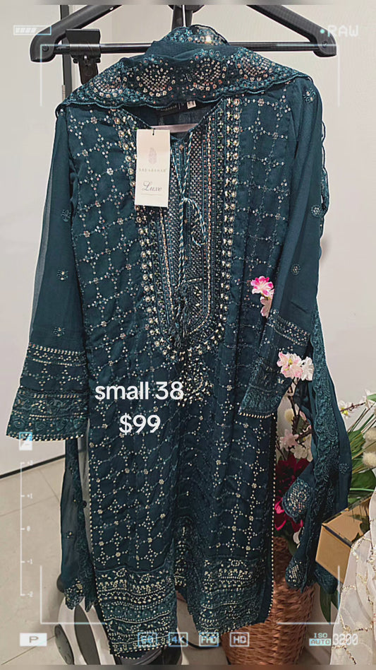 Pakistani/Indian traditional women clothng