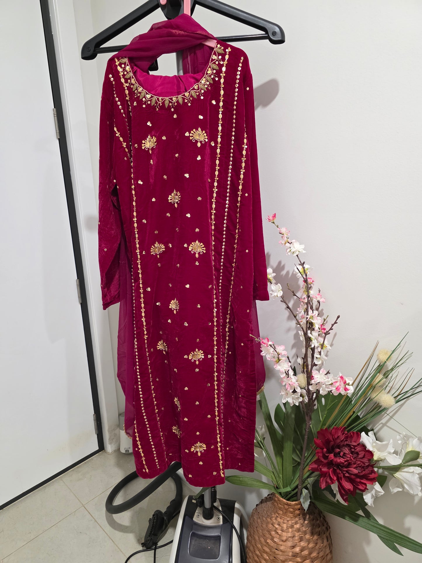 Pakistani/Indian traditional women clothng