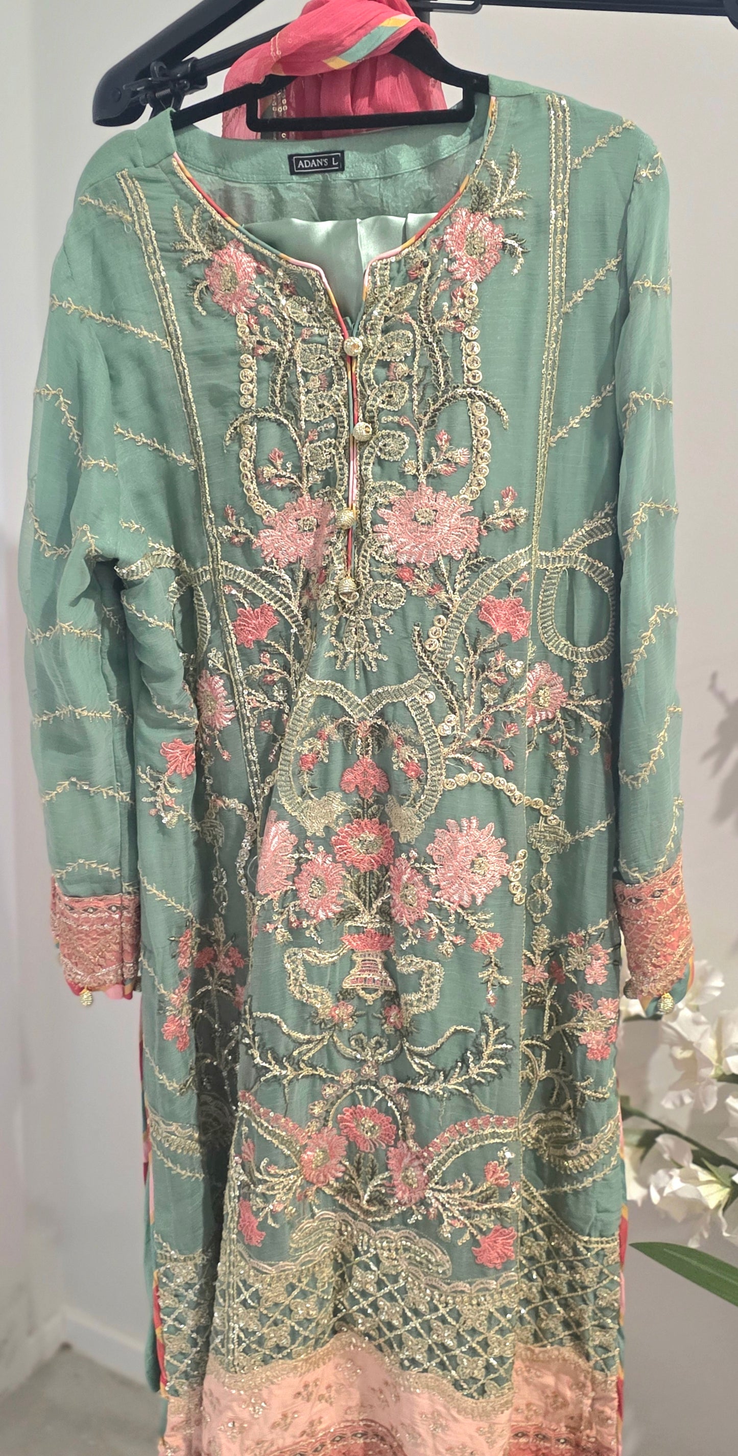 Pakistani/Indian traditional women clothing