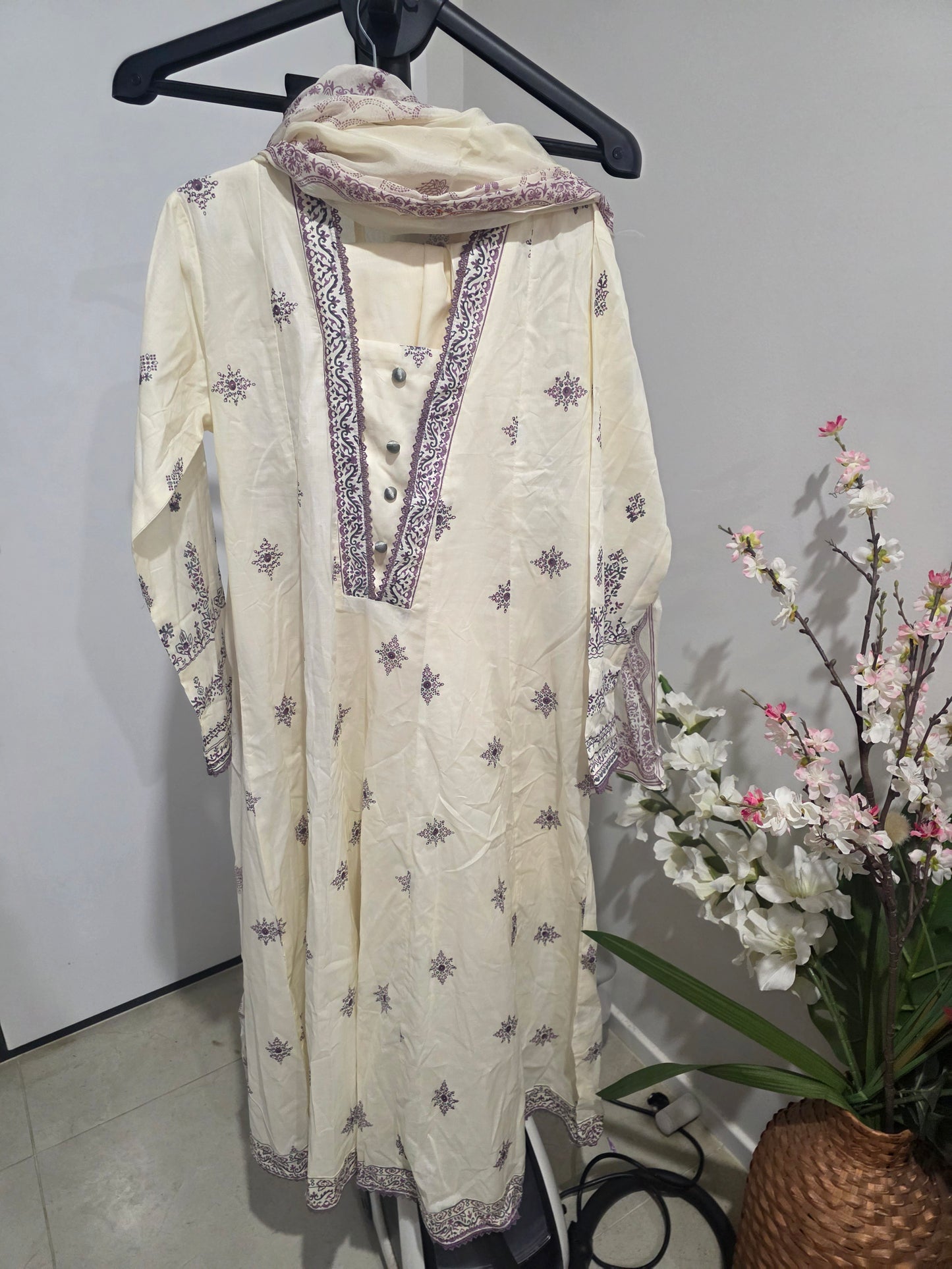 Pakistani/Indian traditional women clothng
