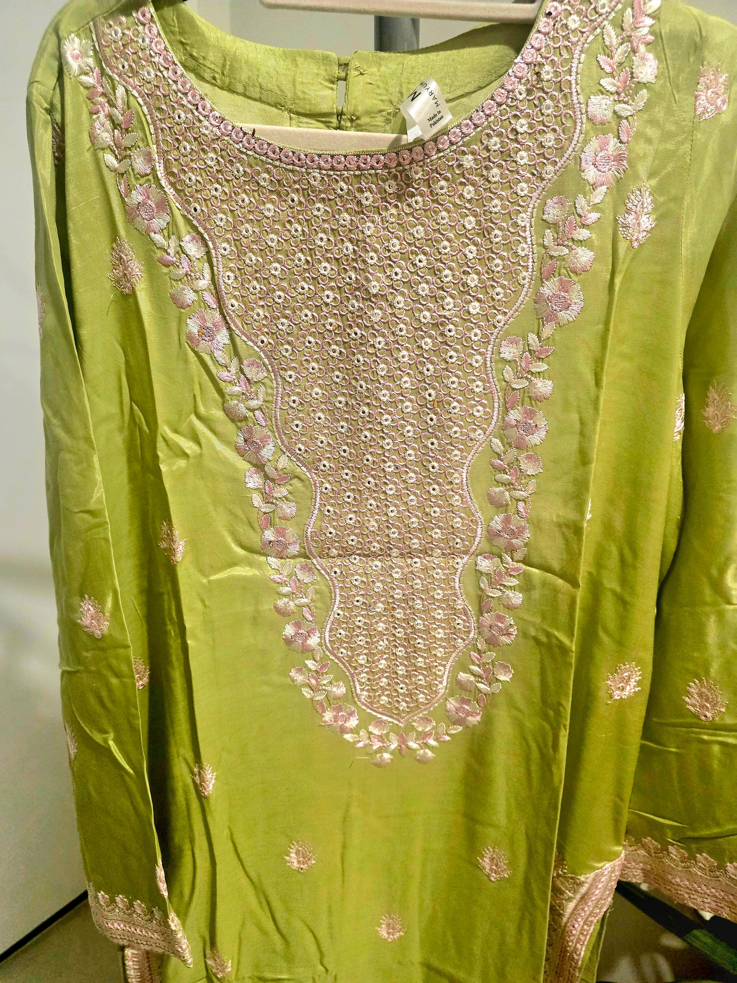 Pakistani/Indian traditional women clothng