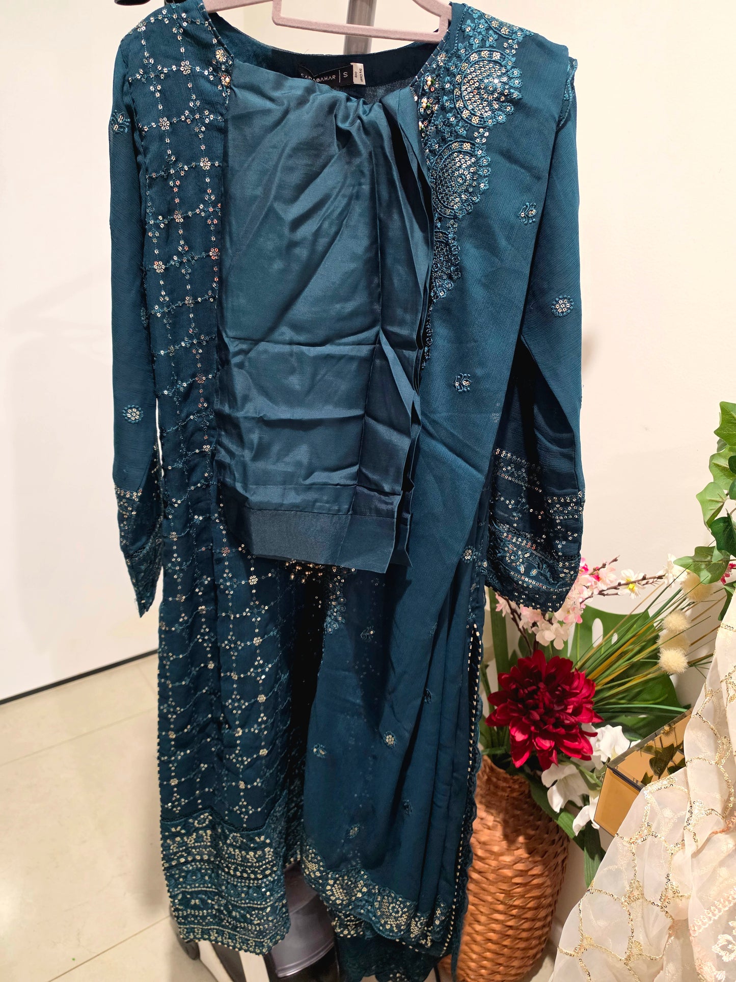 Pakistani/Indian traditional women clothng