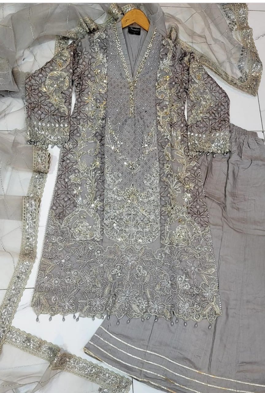 Pakistani/Indian traditional women clothng