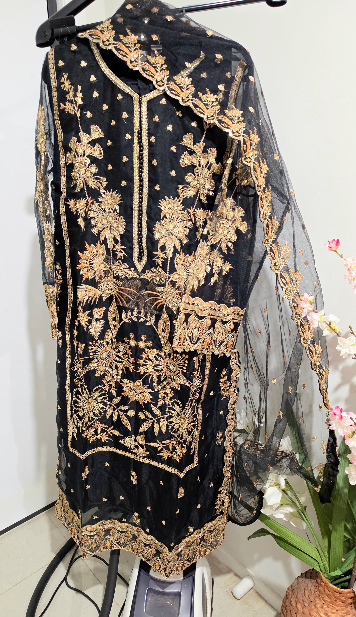 Pakistani/Indian traditional women clothng