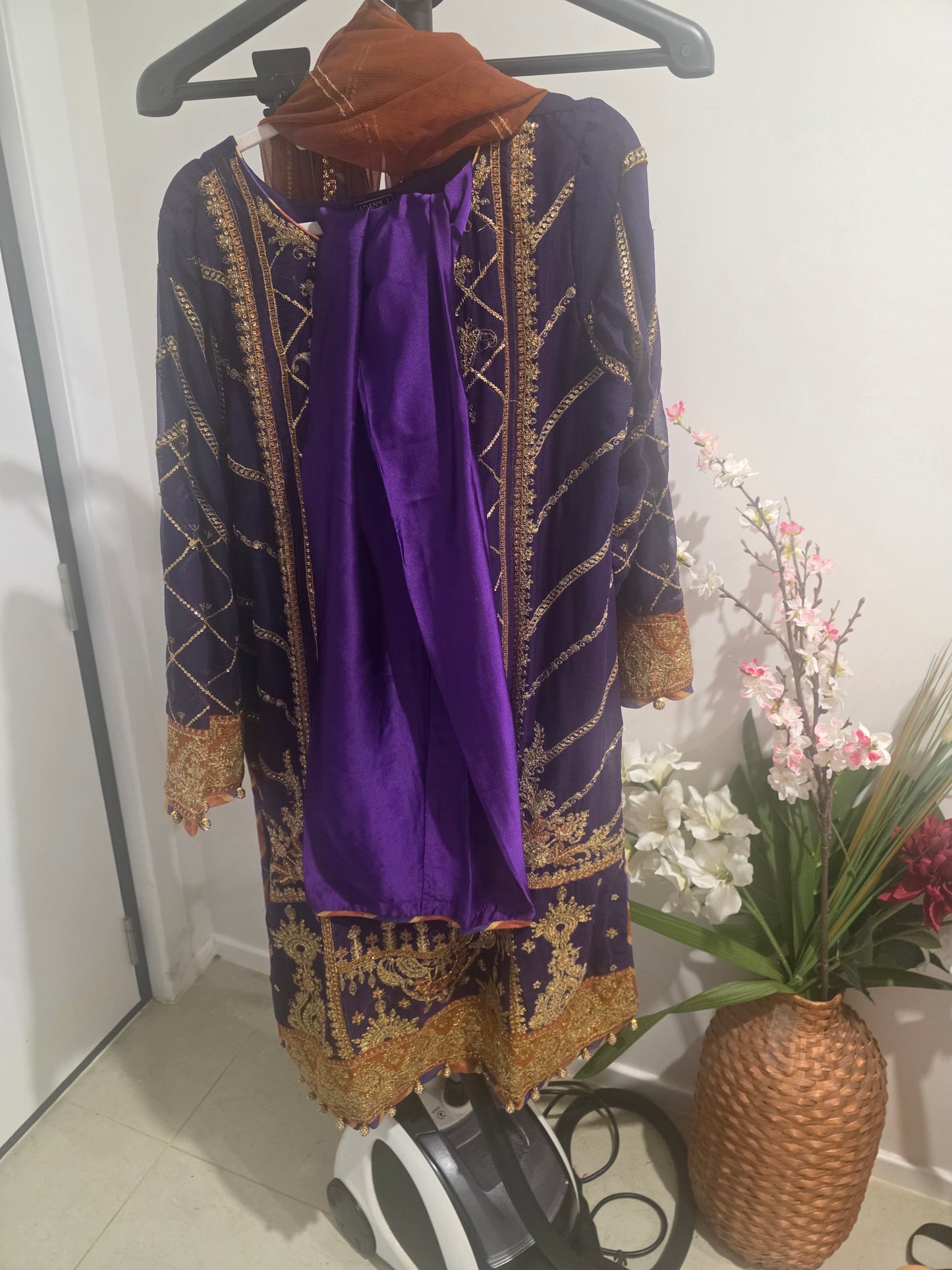 Pakistani/Indian traditional women clothing