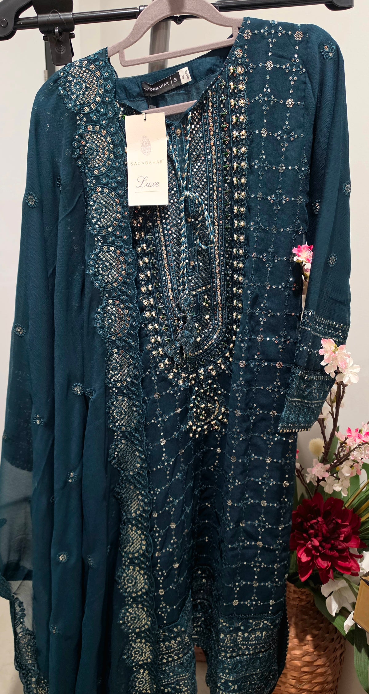 Pakistani/Indian traditional women clothng