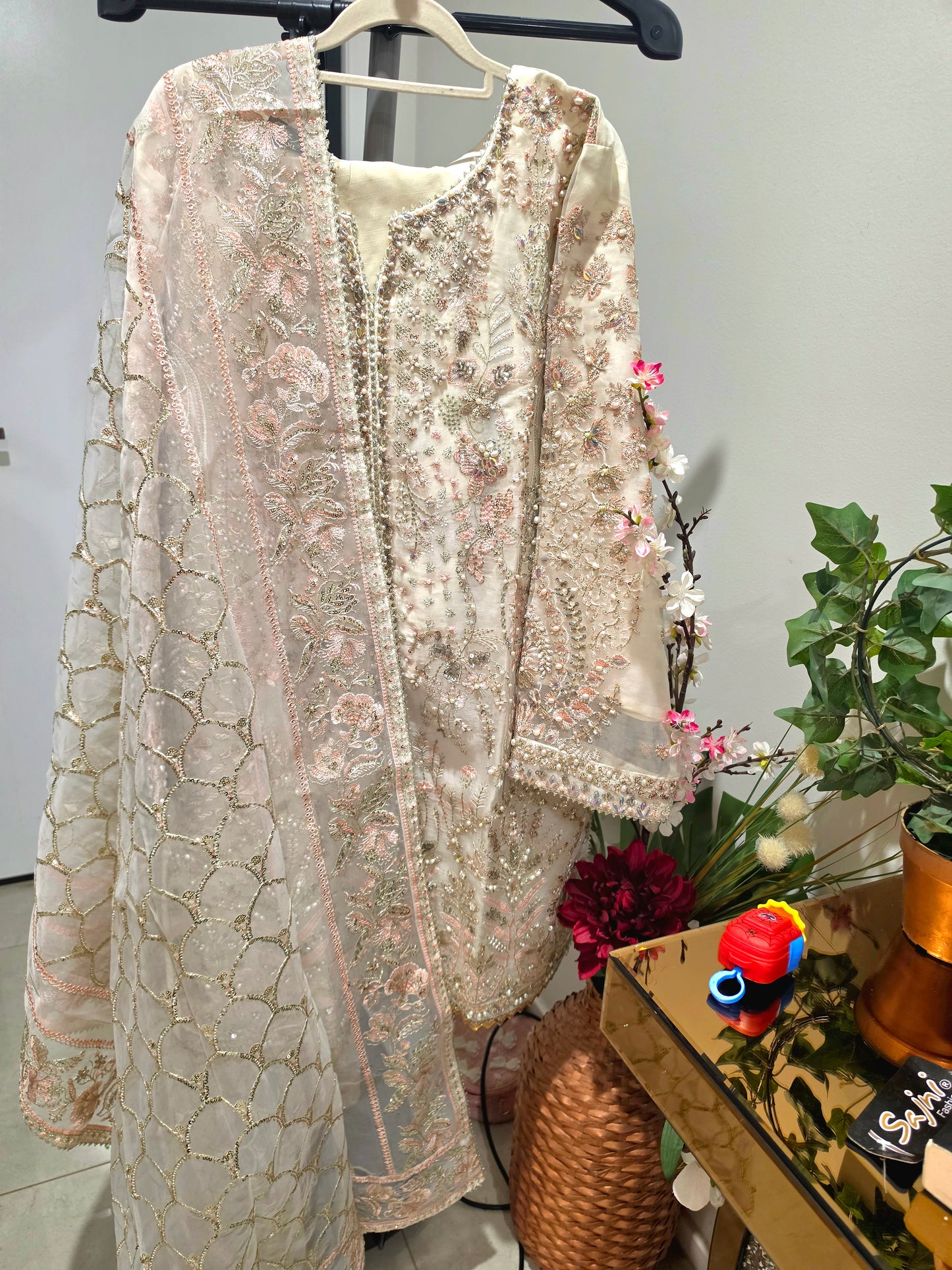 Pakistani/Indian traditional women clothng