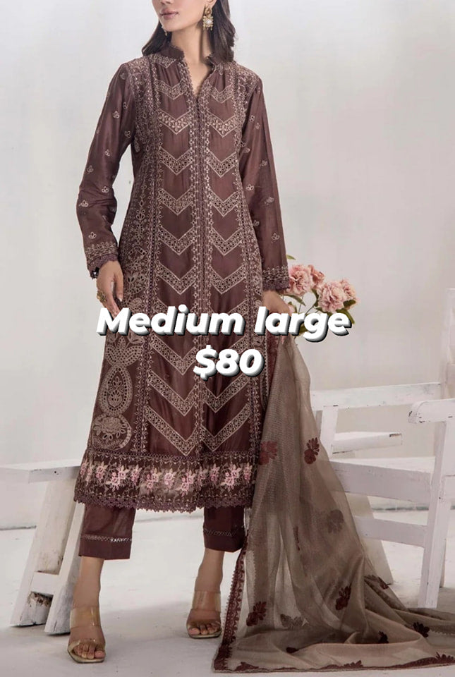 Pakistani traditional women's clothing