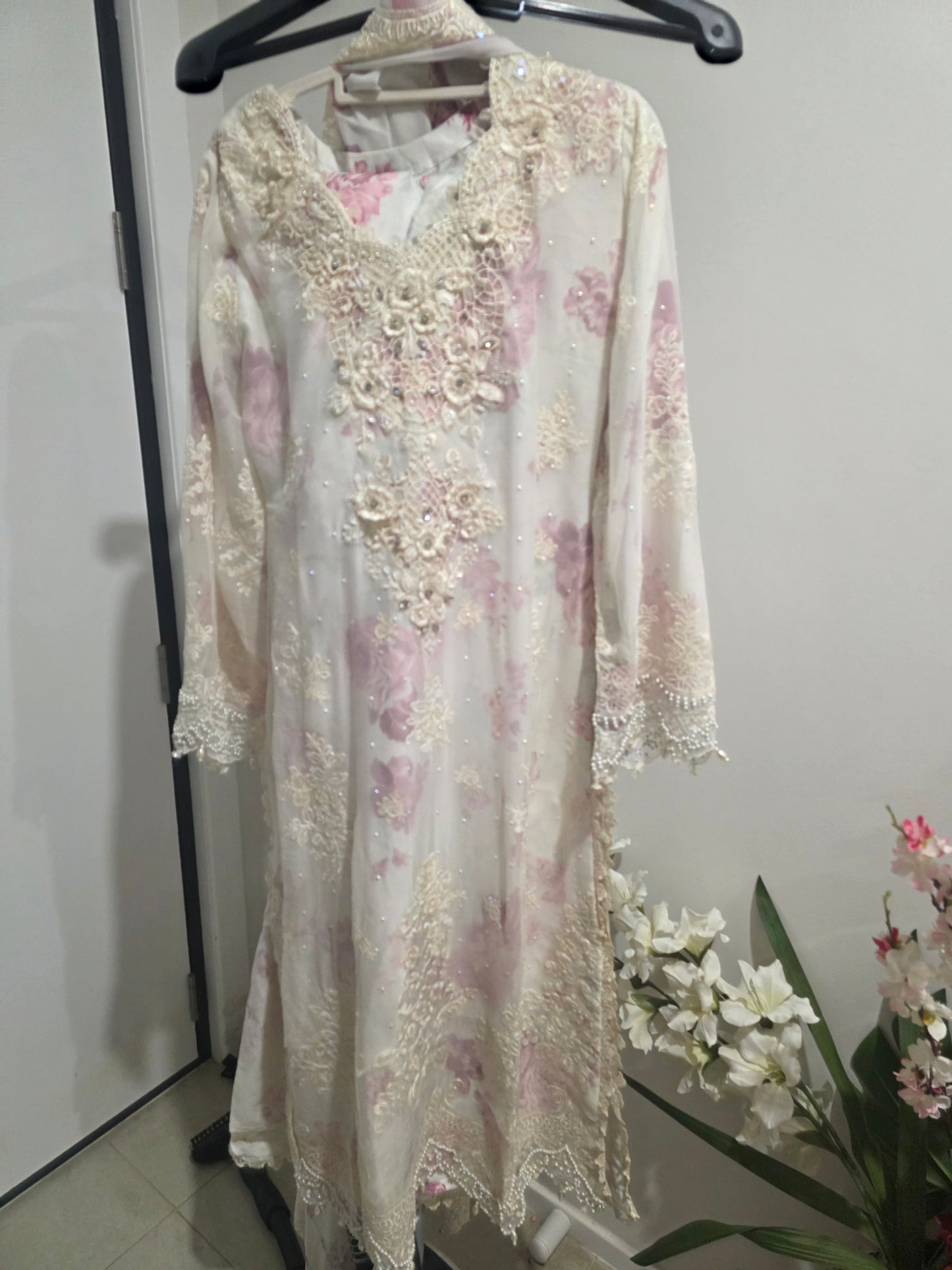 Pakistani/Indian traditional women clothng