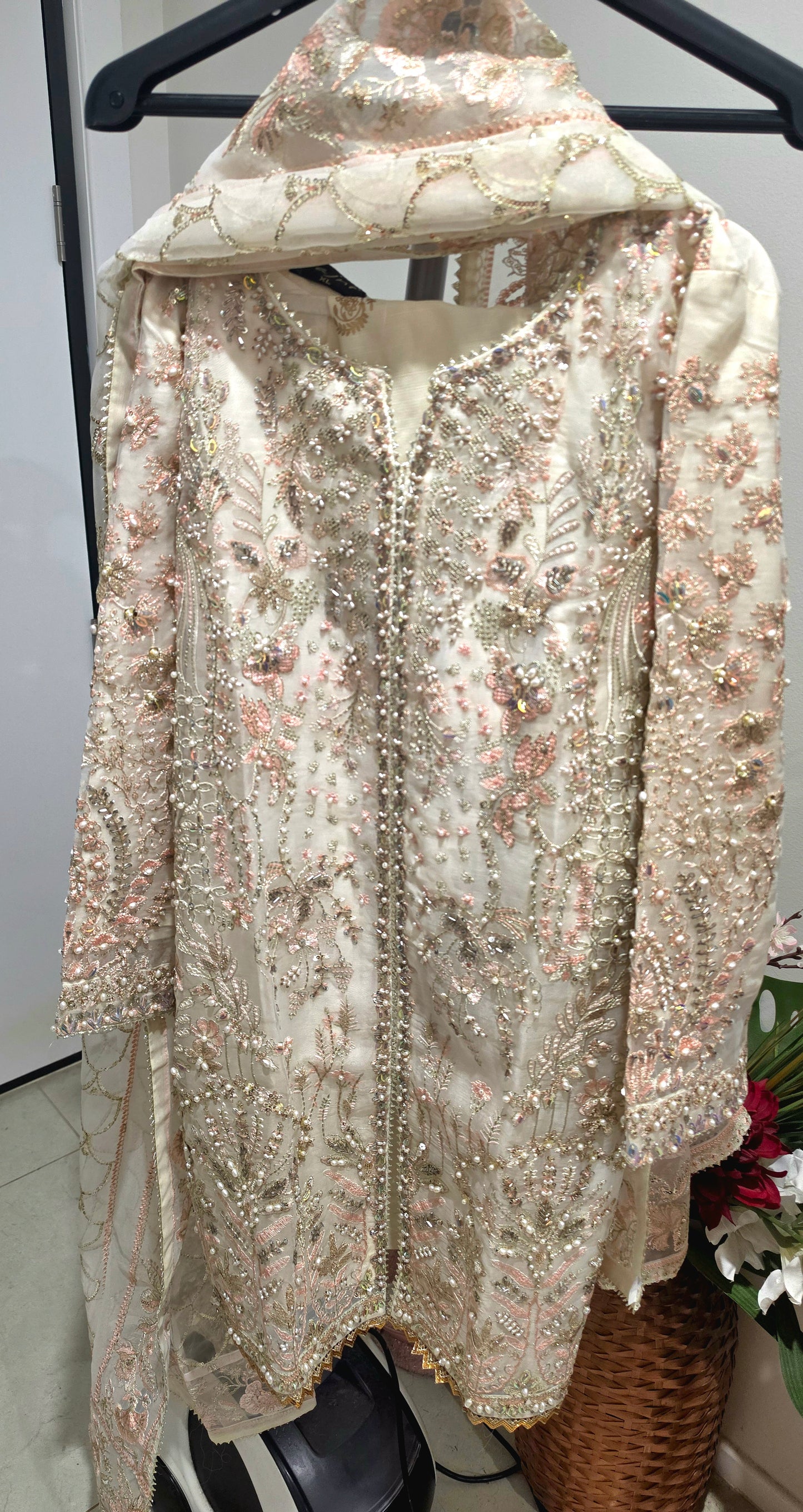 Pakistani/Indian traditional women clothng