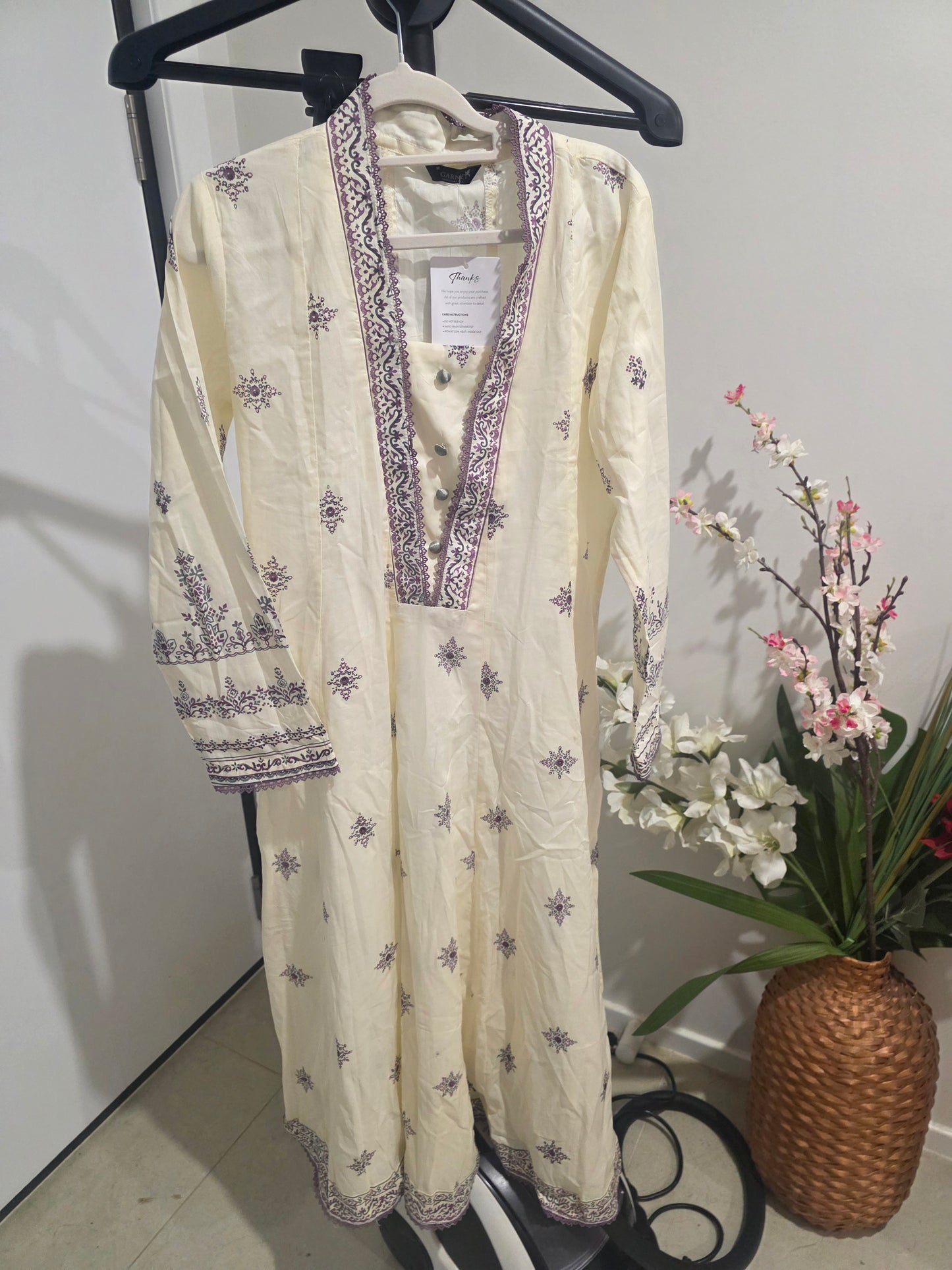 Pakistani/Indian traditional women clothng