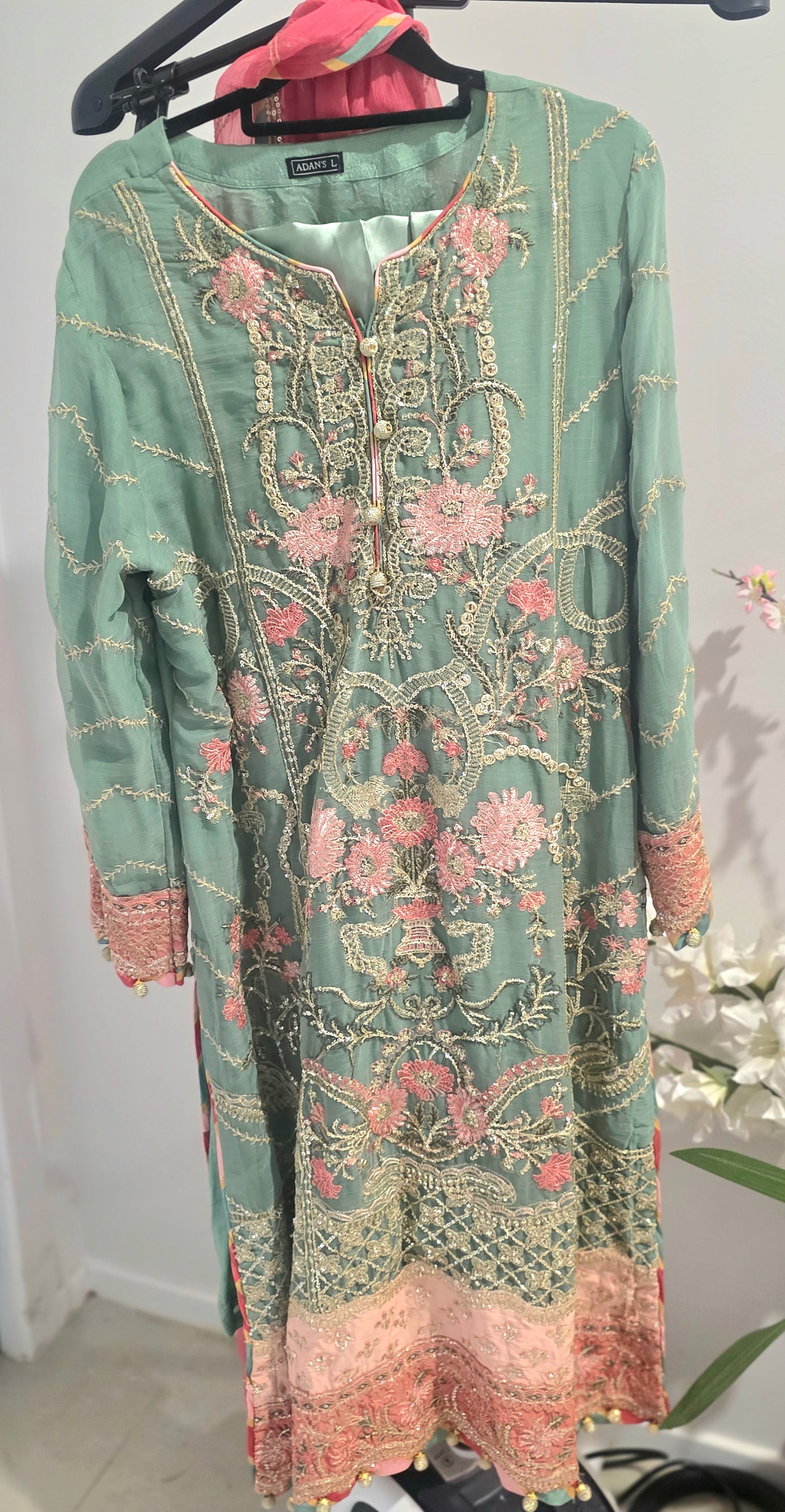Pakistani/Indian traditional women clothing