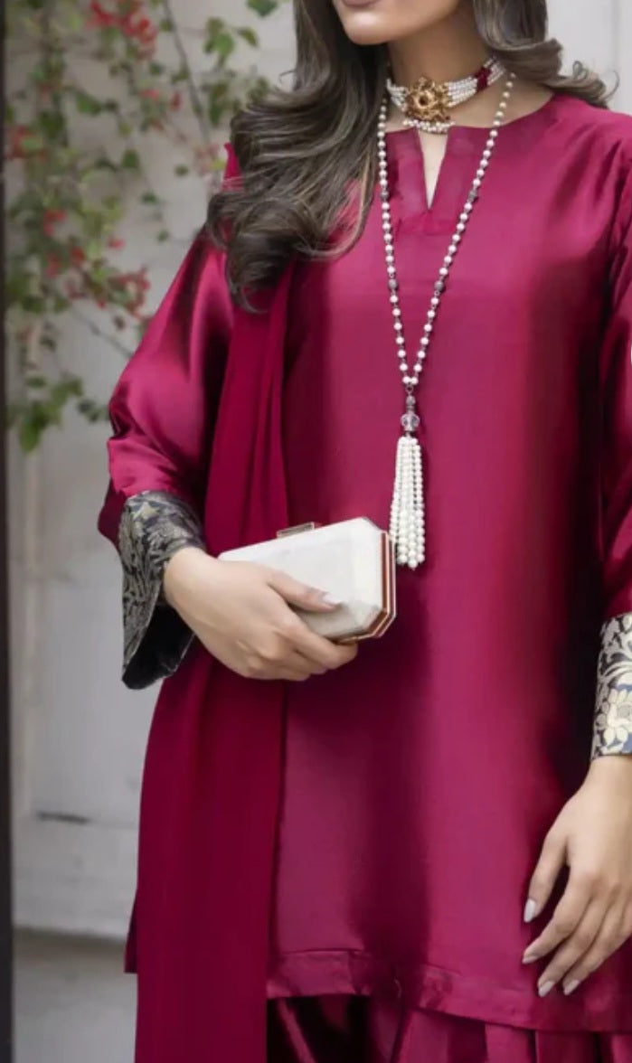 Pakistani/Indian traditional women clothng