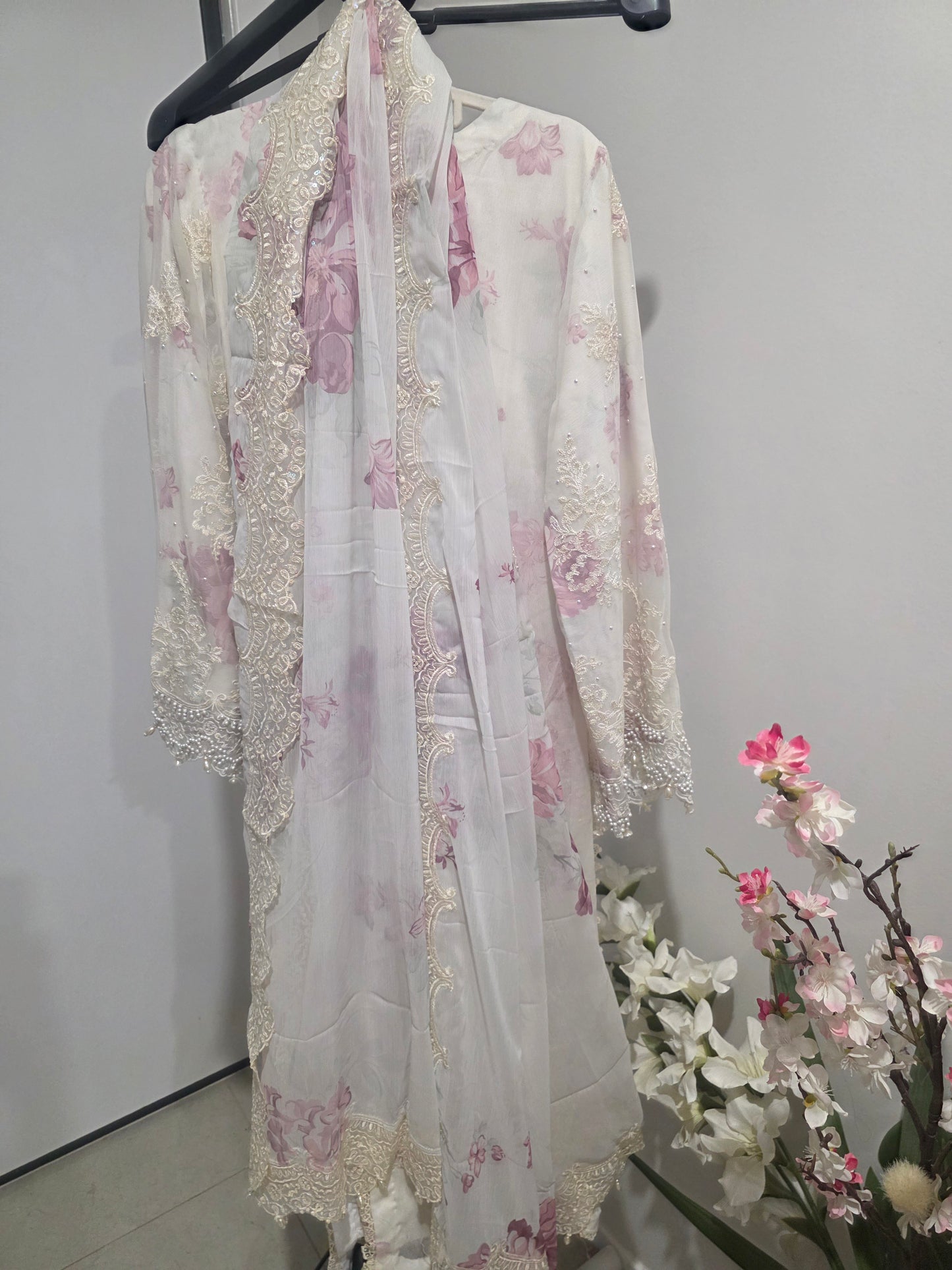 Pakistani/Indian traditional women clothng