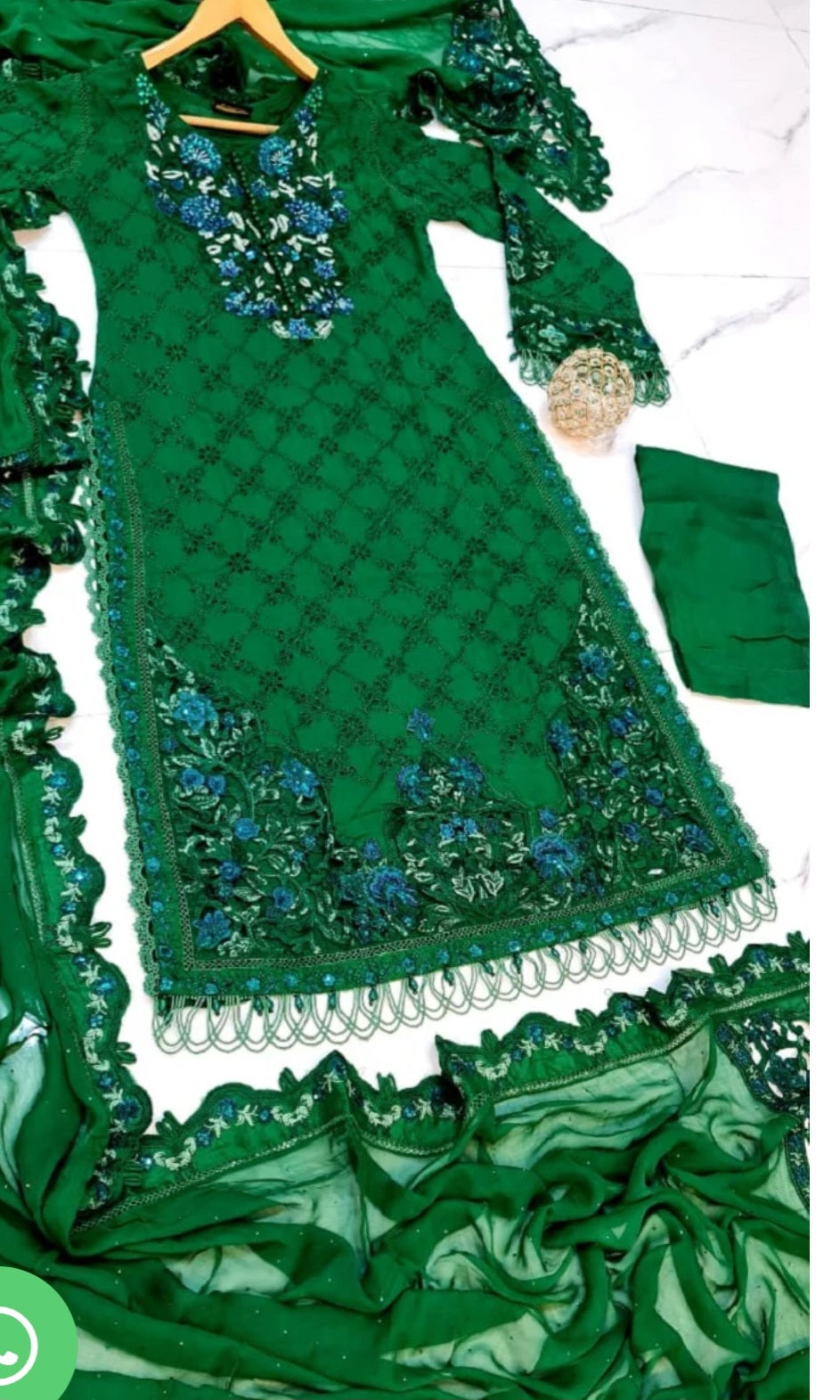 Pakistani/Indian traditional women clothng