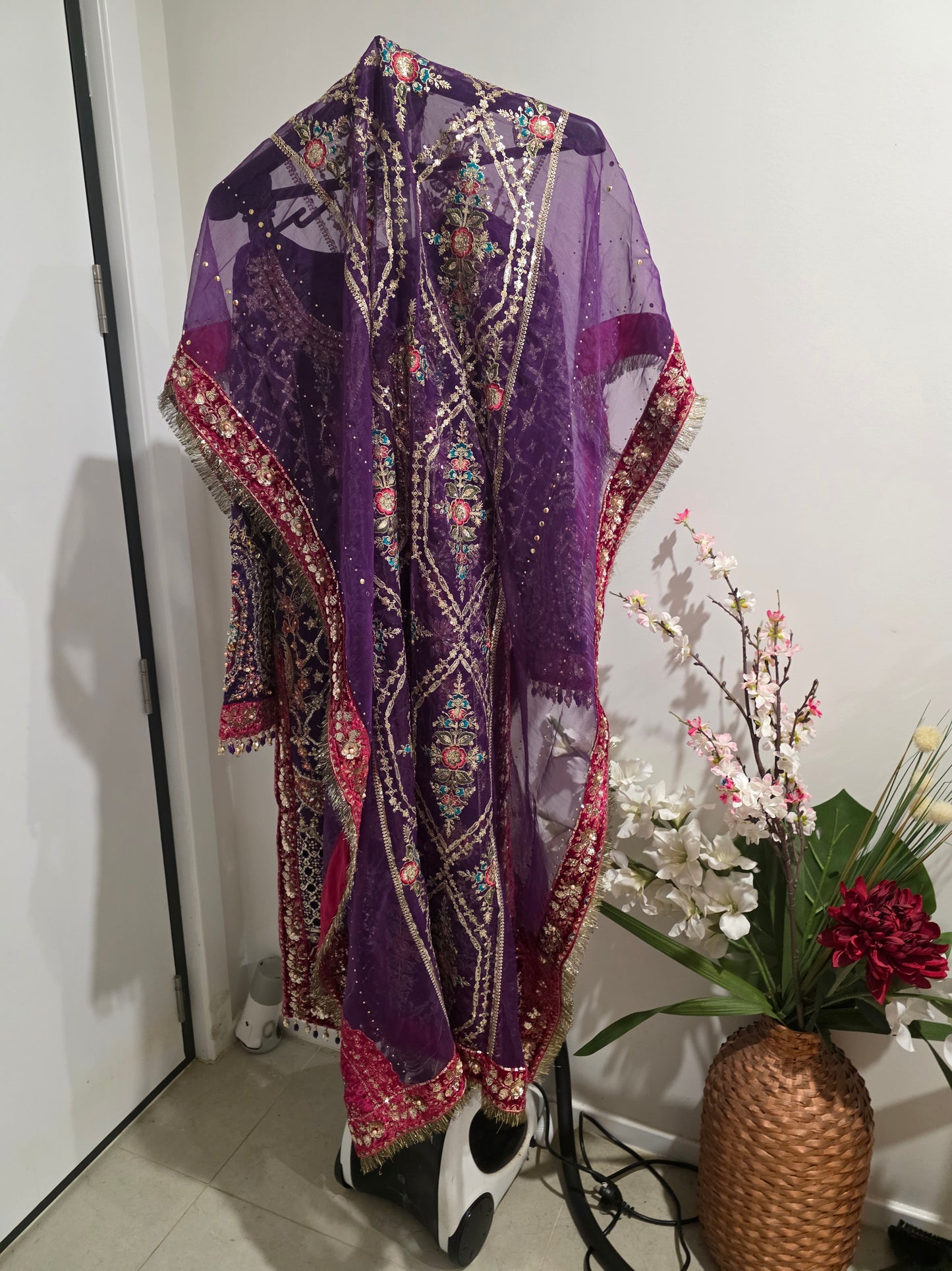 Pakistani/Indian traditional women clothng