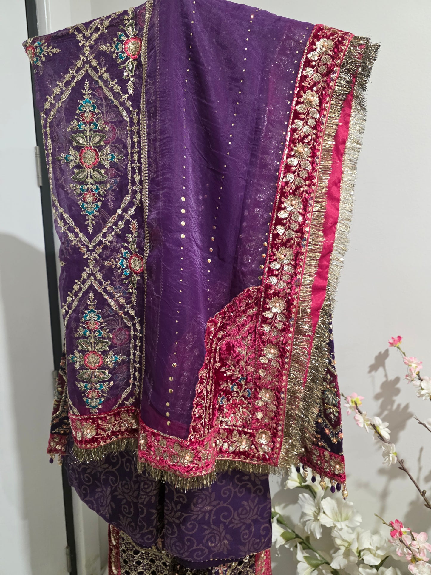 Pakistani/Indian traditional women clothng