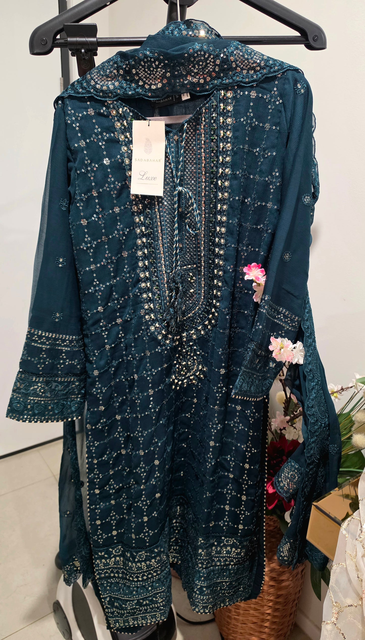 Pakistani/Indian traditional women clothng
