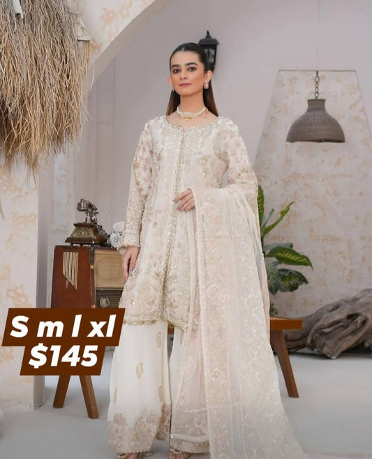 Pakistani/Indian traditional women clothng