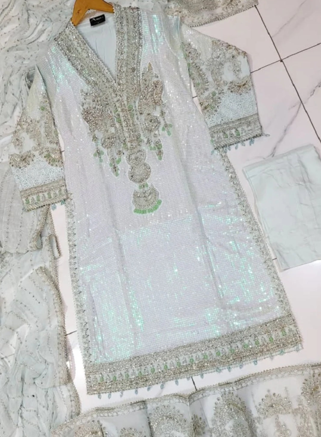 Pakistani/Indian traditional women clothng clearance