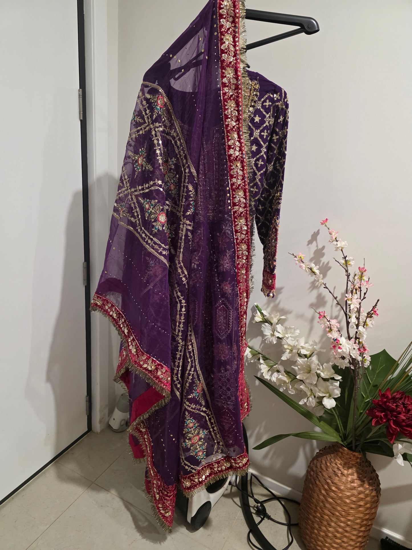 Pakistani/Indian traditional women clothng