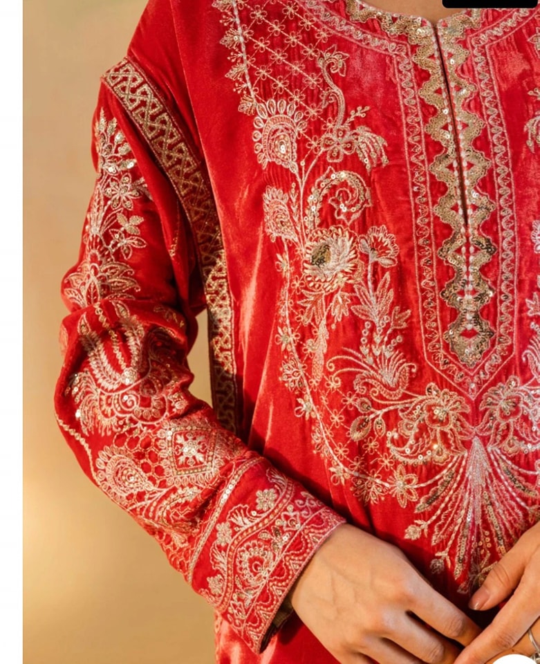 Pakistani/Indian traditional women clothng