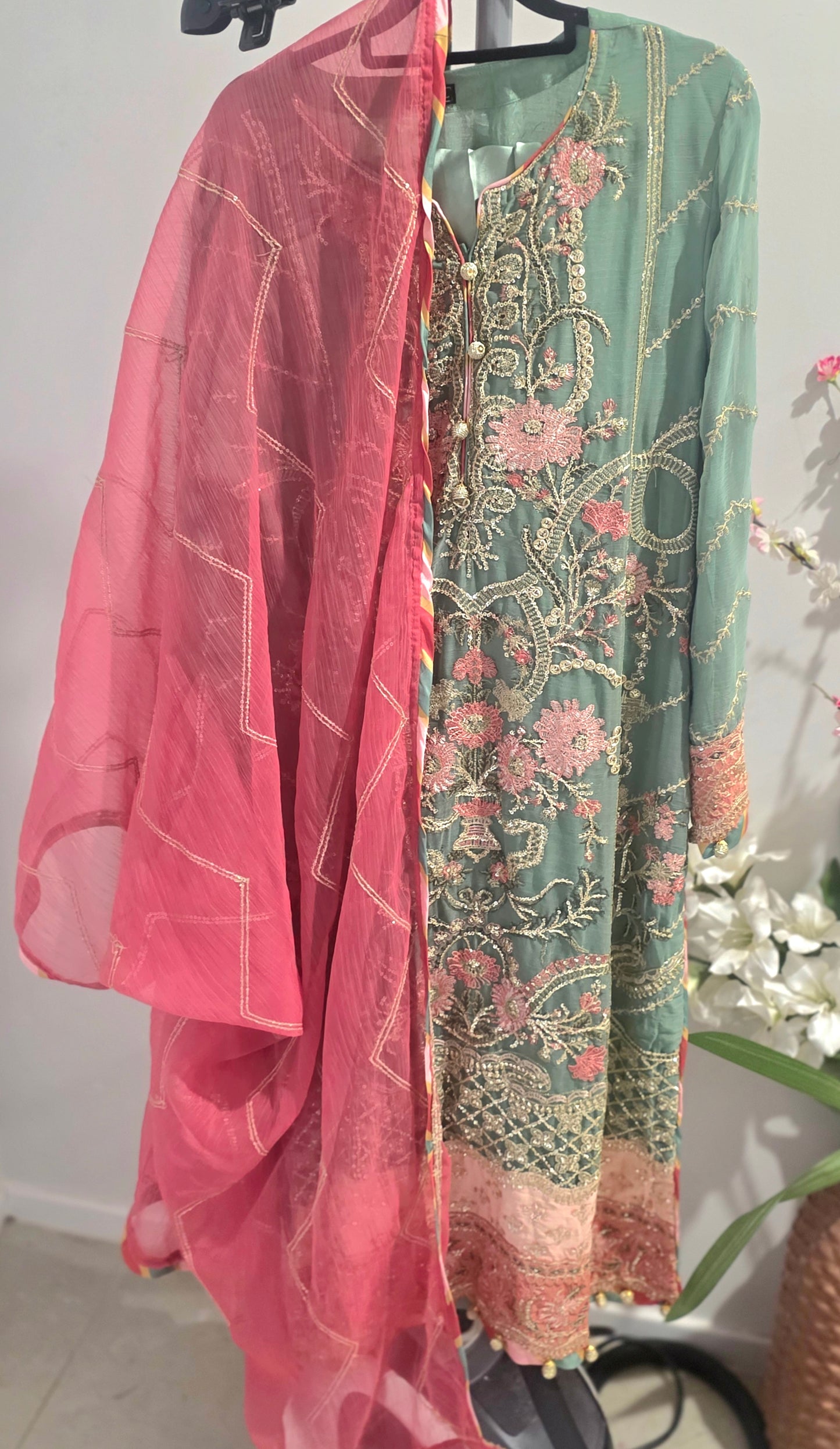 Pakistani/Indian traditional women clothing