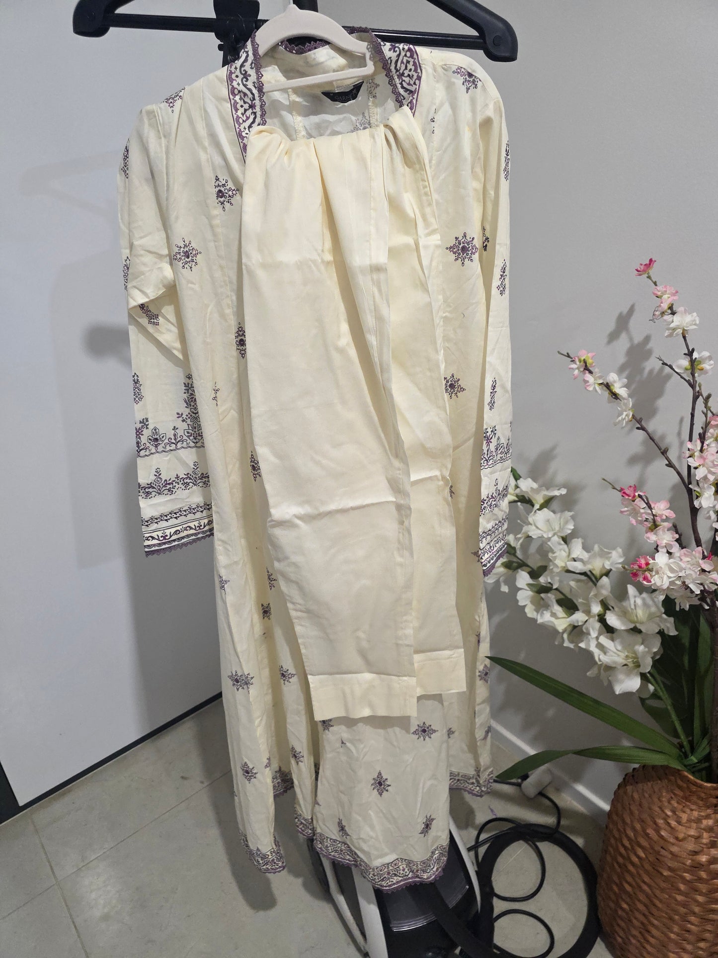Pakistani/Indian traditional women clothng