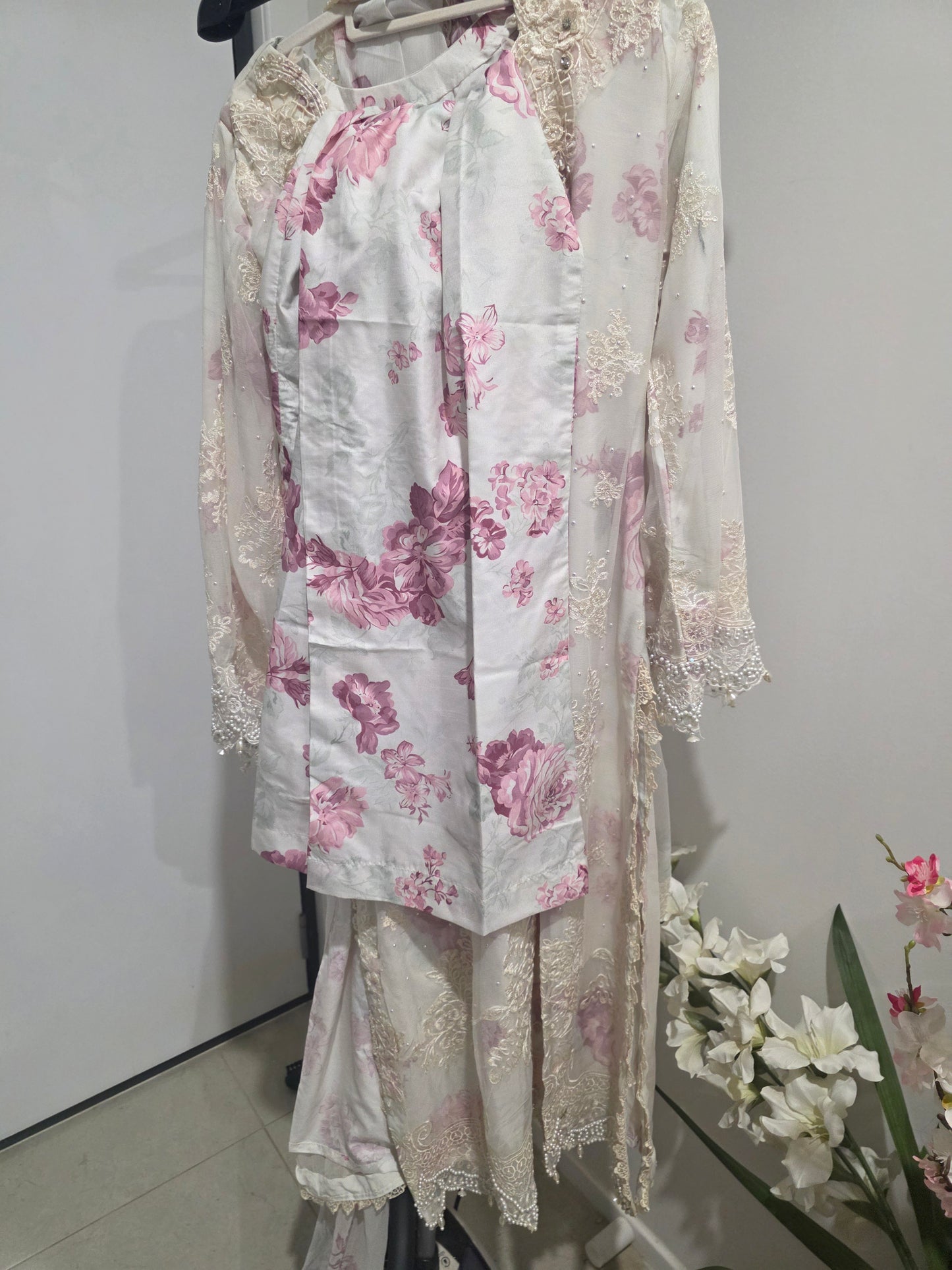 Pakistani/Indian traditional women clothng