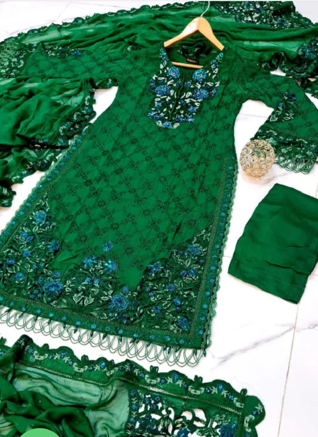 Pakistani/Indian traditional women clothng