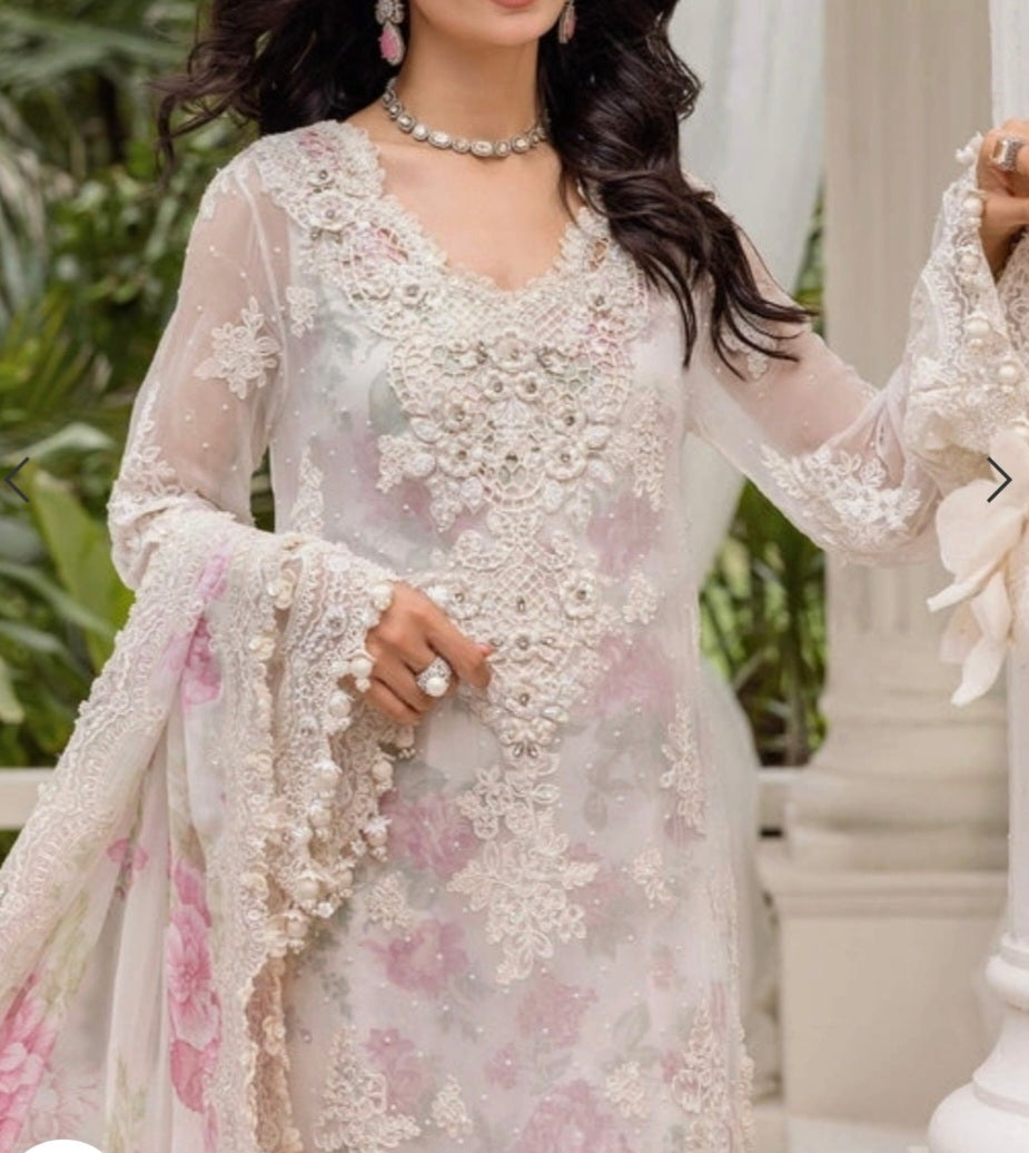 Pakistani/Indian traditional women clothng