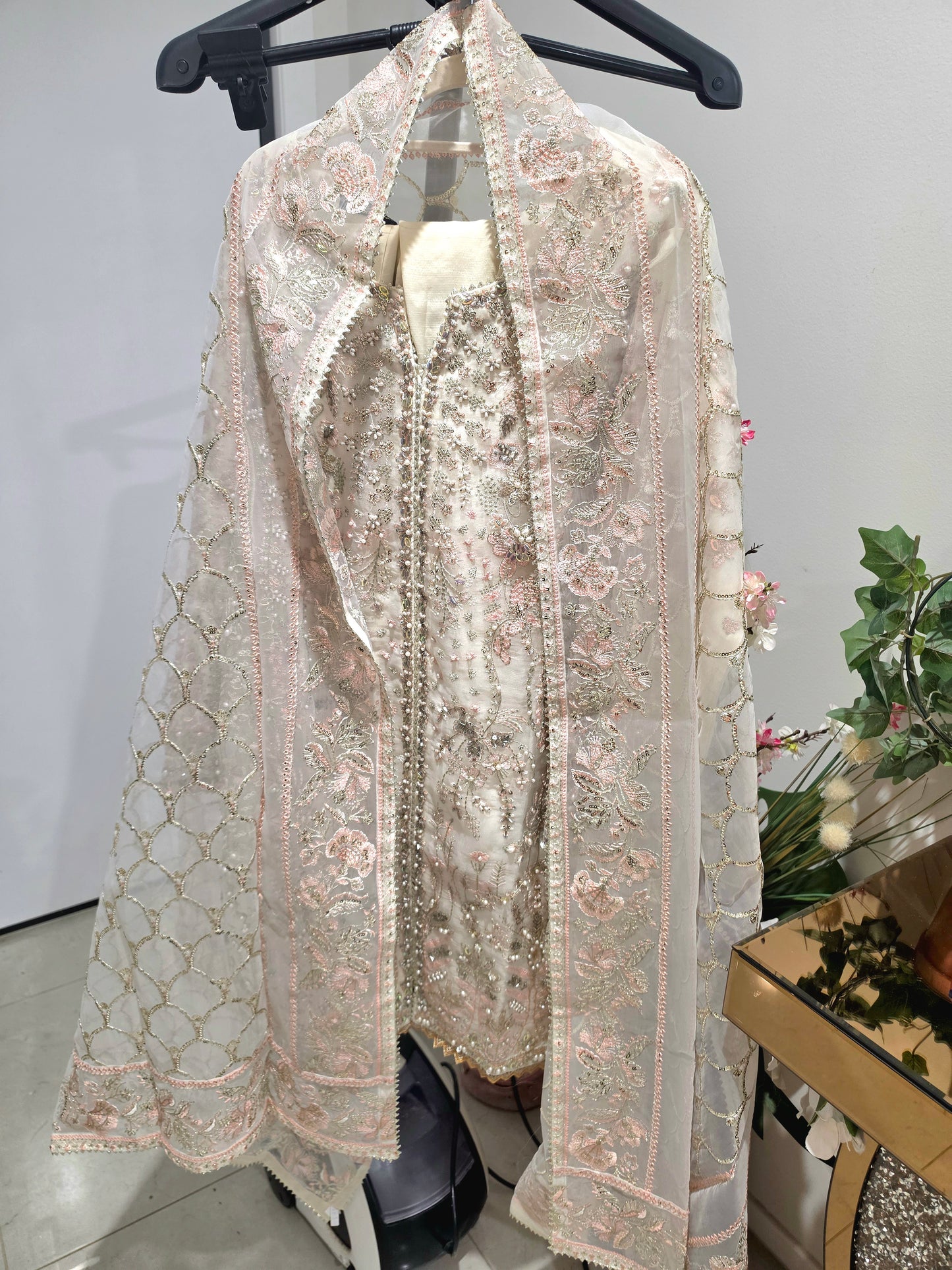 Pakistani/Indian traditional women clothng