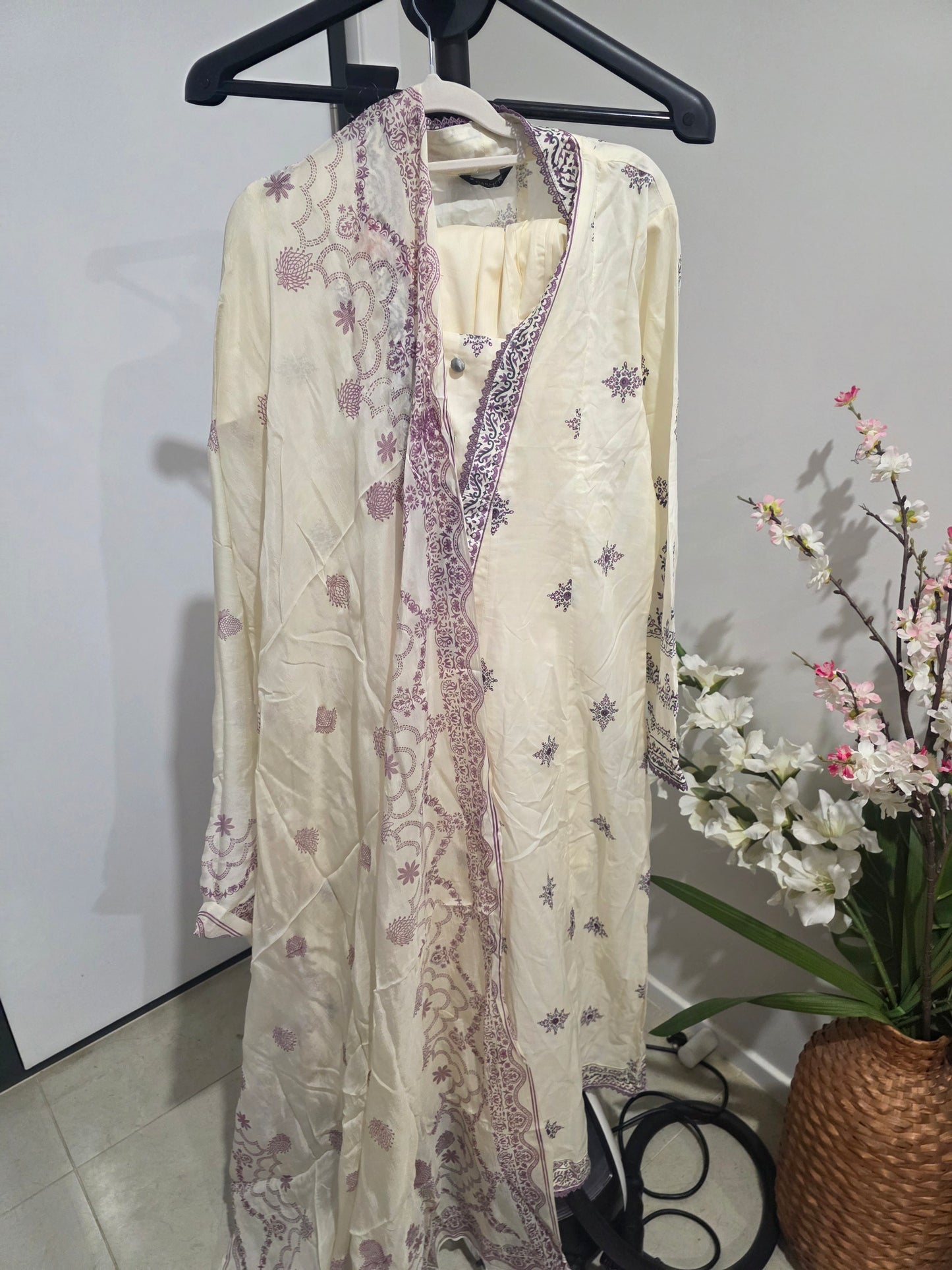 Pakistani/Indian traditional women clothng