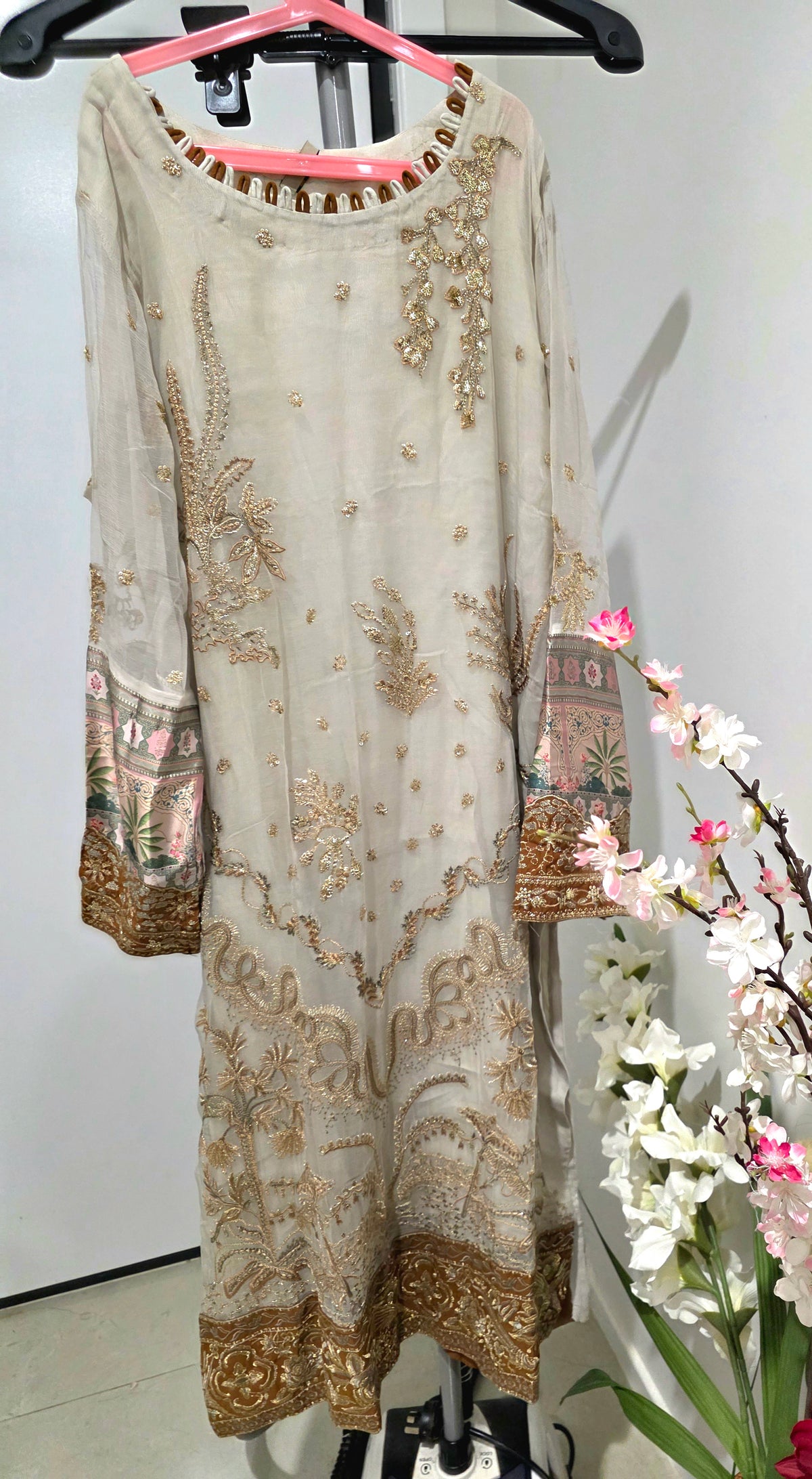 Pakistani/Indian traditional women clothng