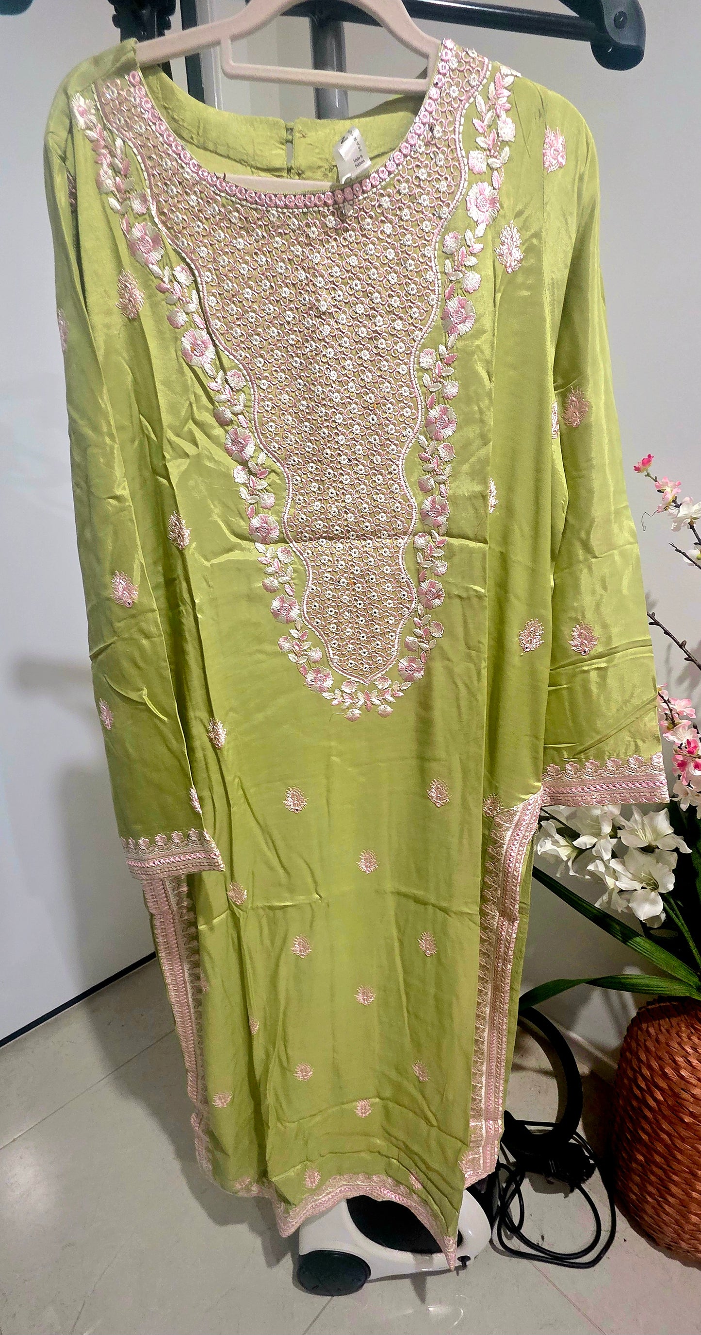 Pakistani/Indian traditional women clothng