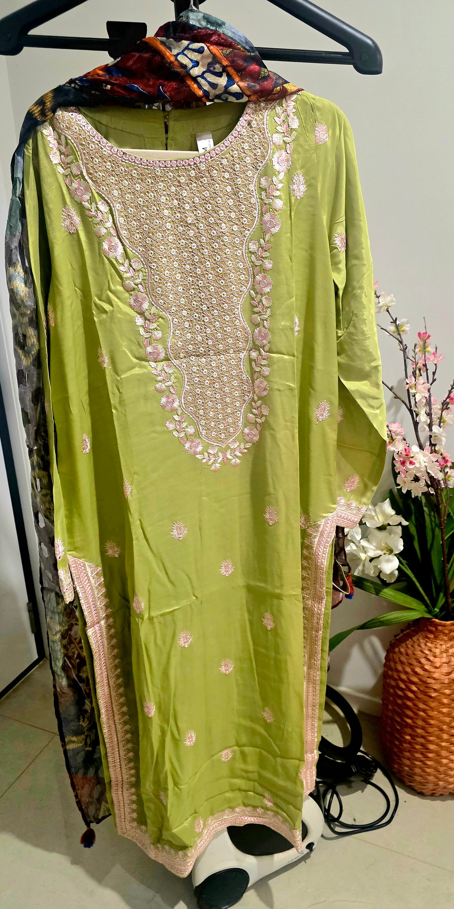 Pakistani/Indian traditional women clothng