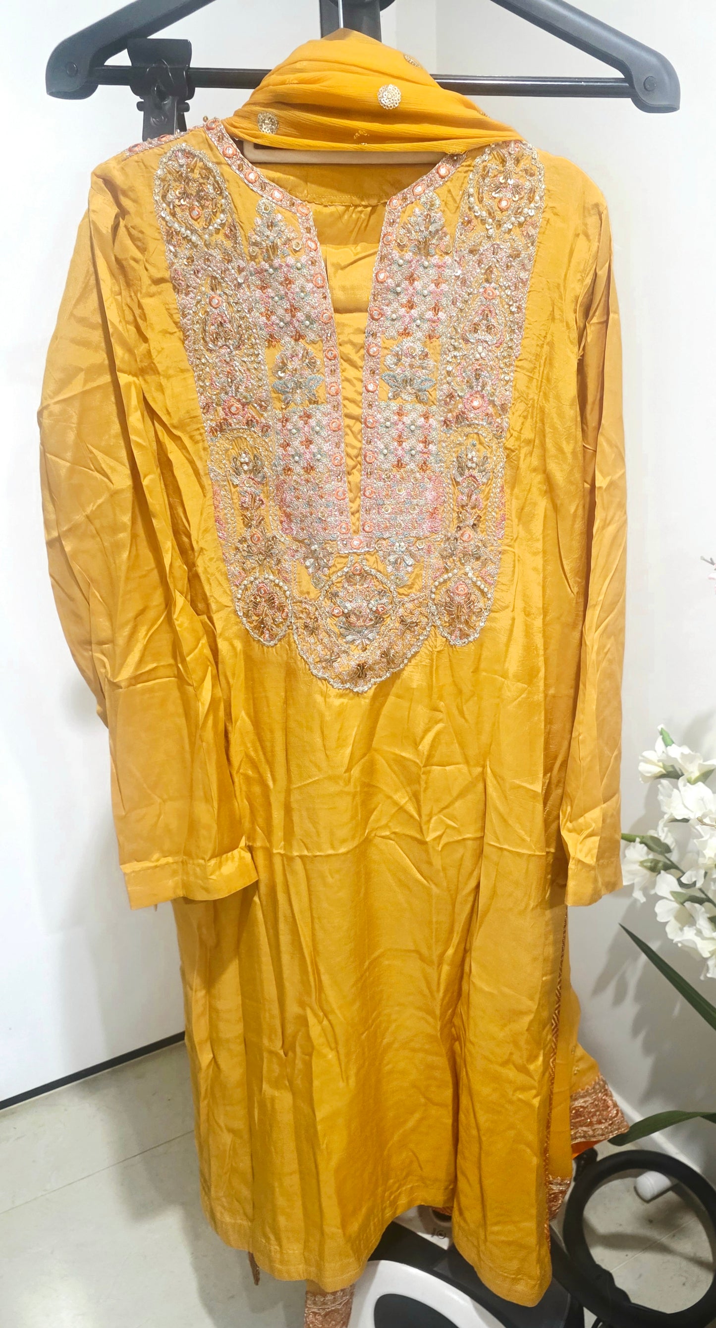 Pakistani/Indian traditional women clothng