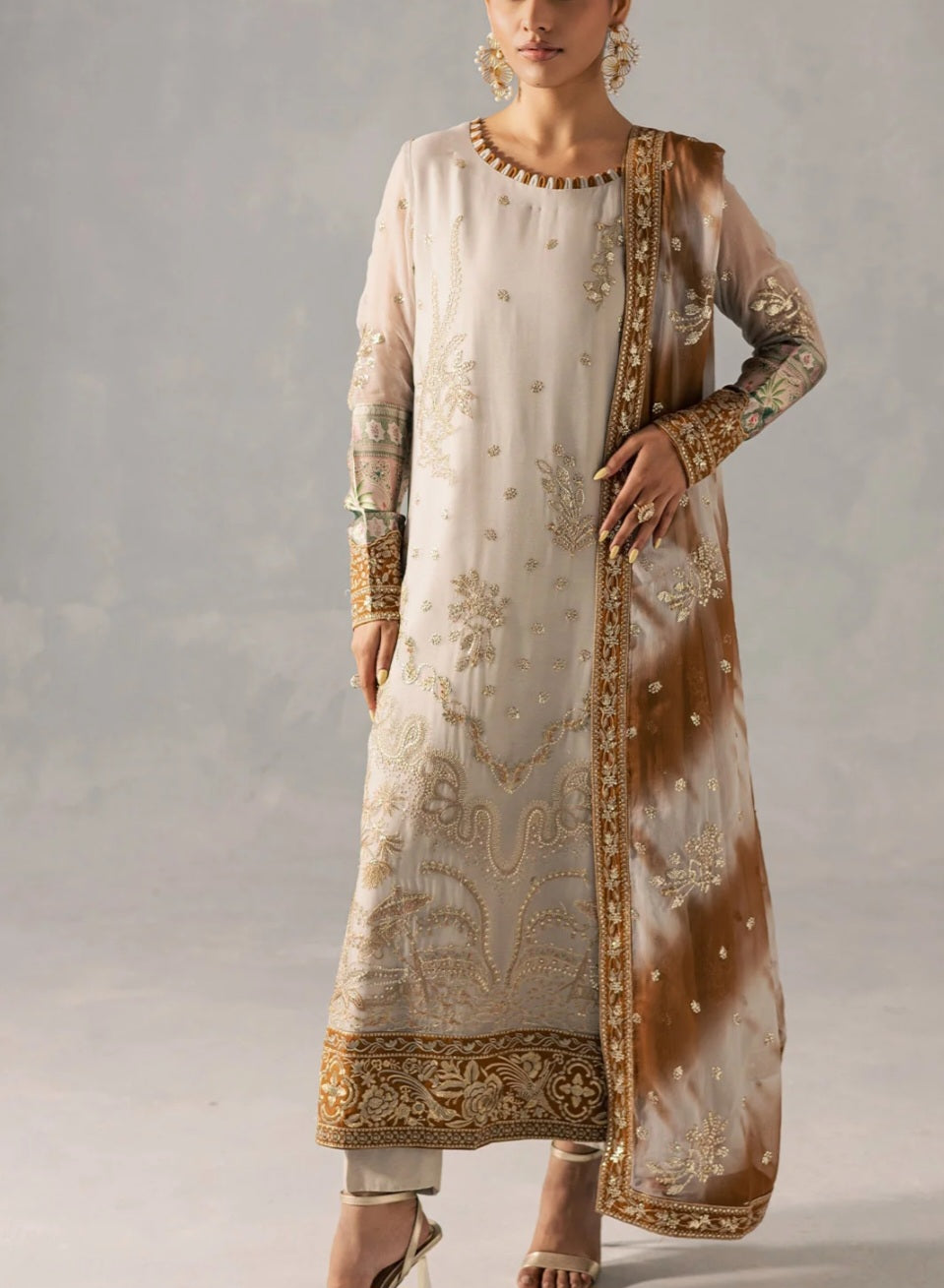 Pakistani/Indian traditional women clothng clearance