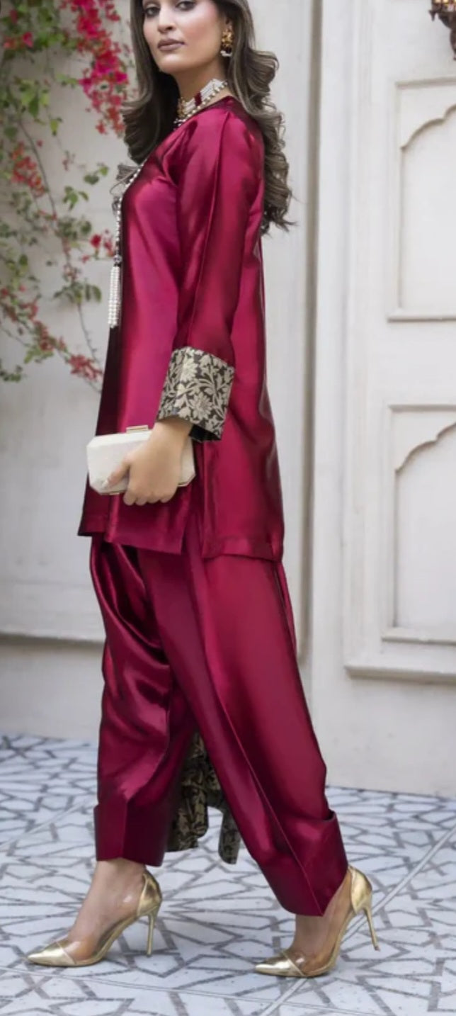 Pakistani/Indian traditional women clothng
